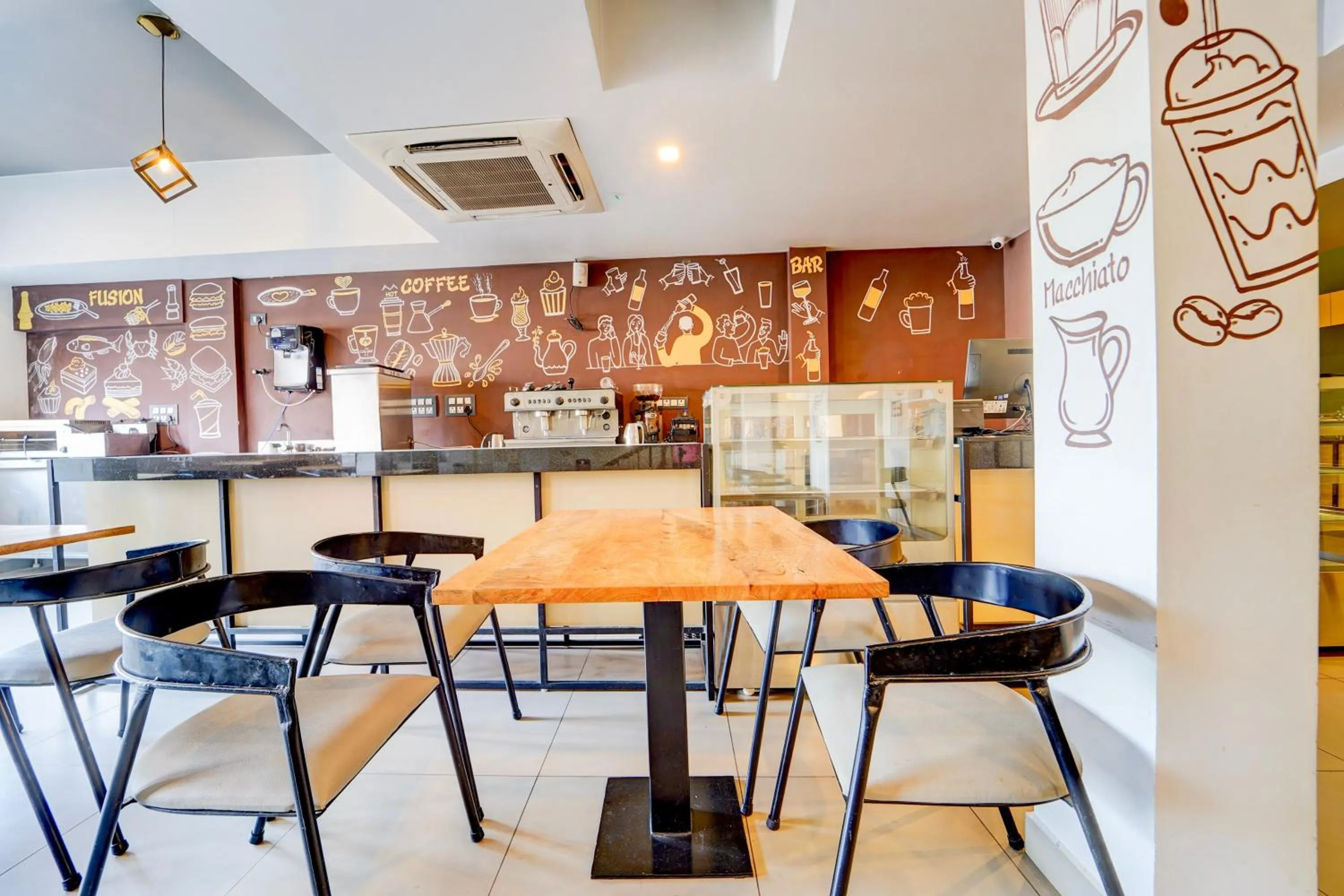 Restaurant/places to eat in Super Townhouse Oak Mangalore