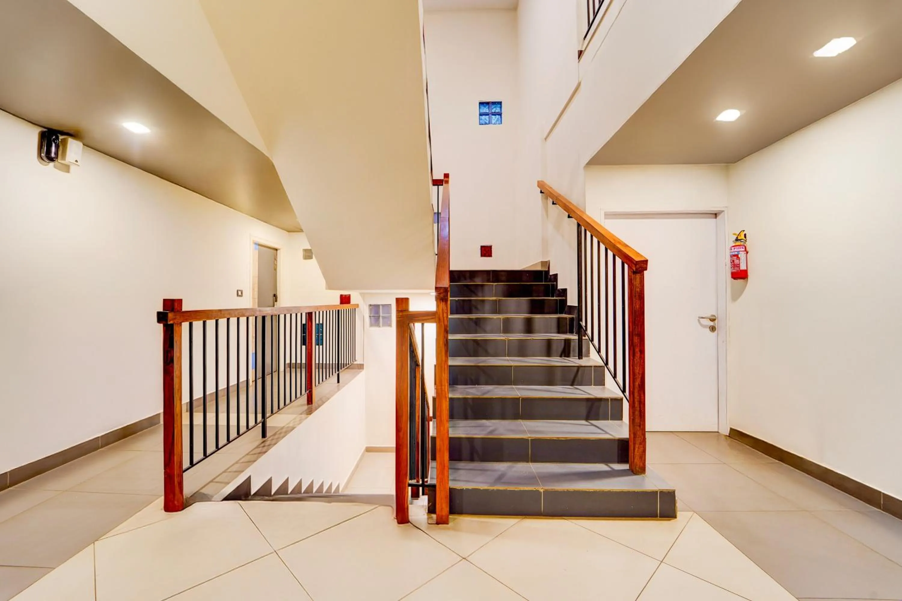 Lobby or reception in Super Townhouse Oak Mangalore