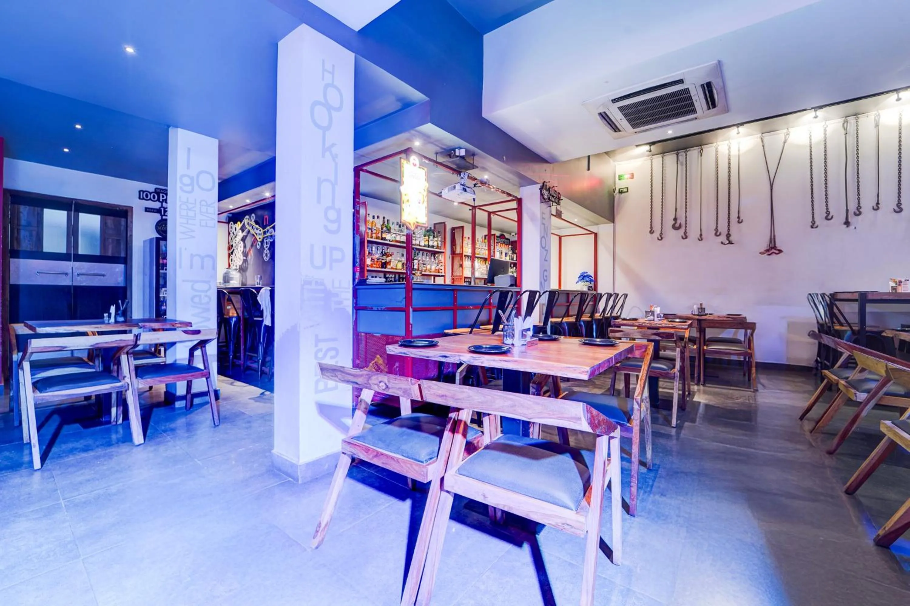 Restaurant/places to eat in Super Townhouse Oak Mangalore