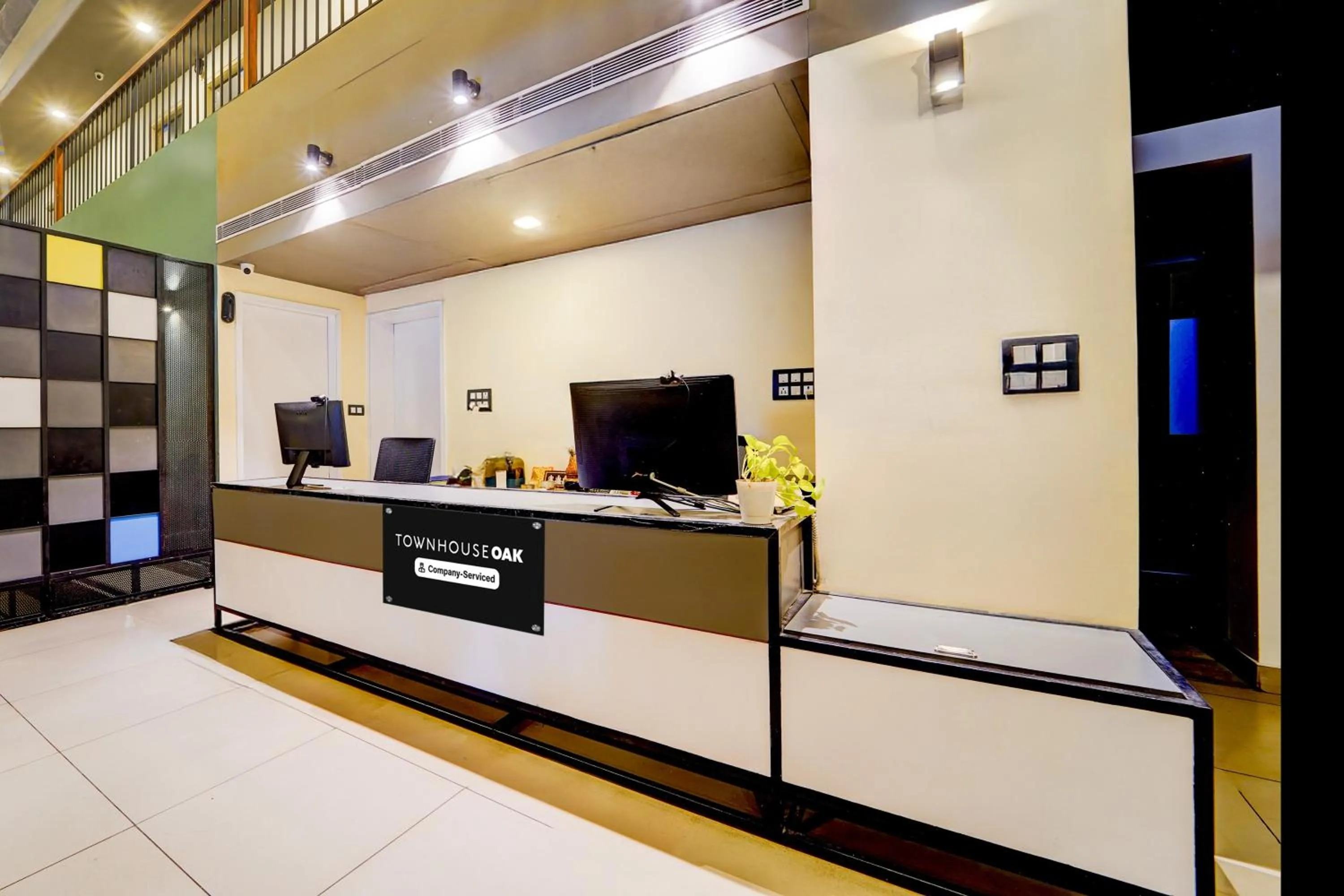 Lobby or reception in Super Townhouse Oak Mangalore