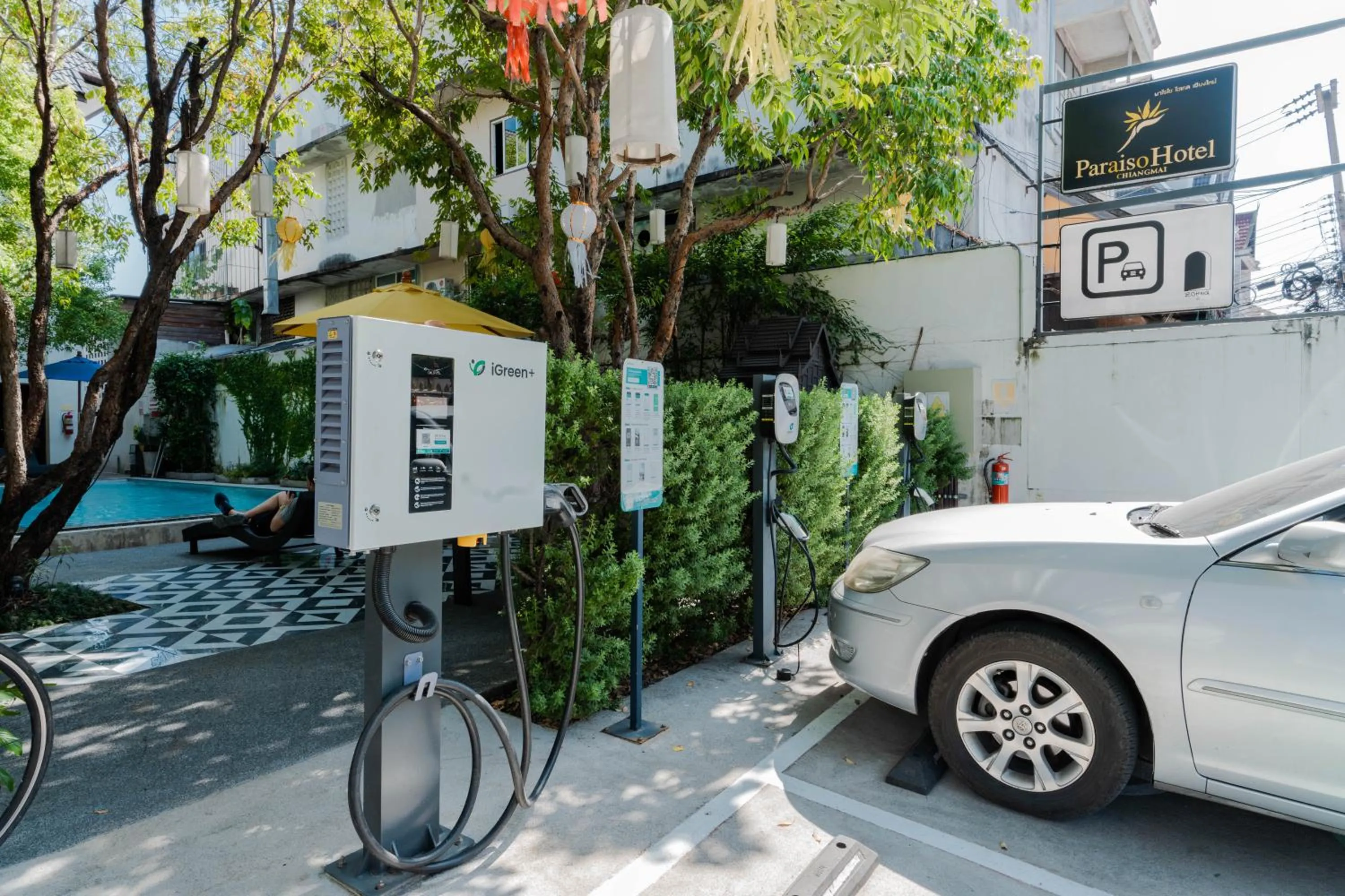 Parking in Paraiso Hotel Chiangmai