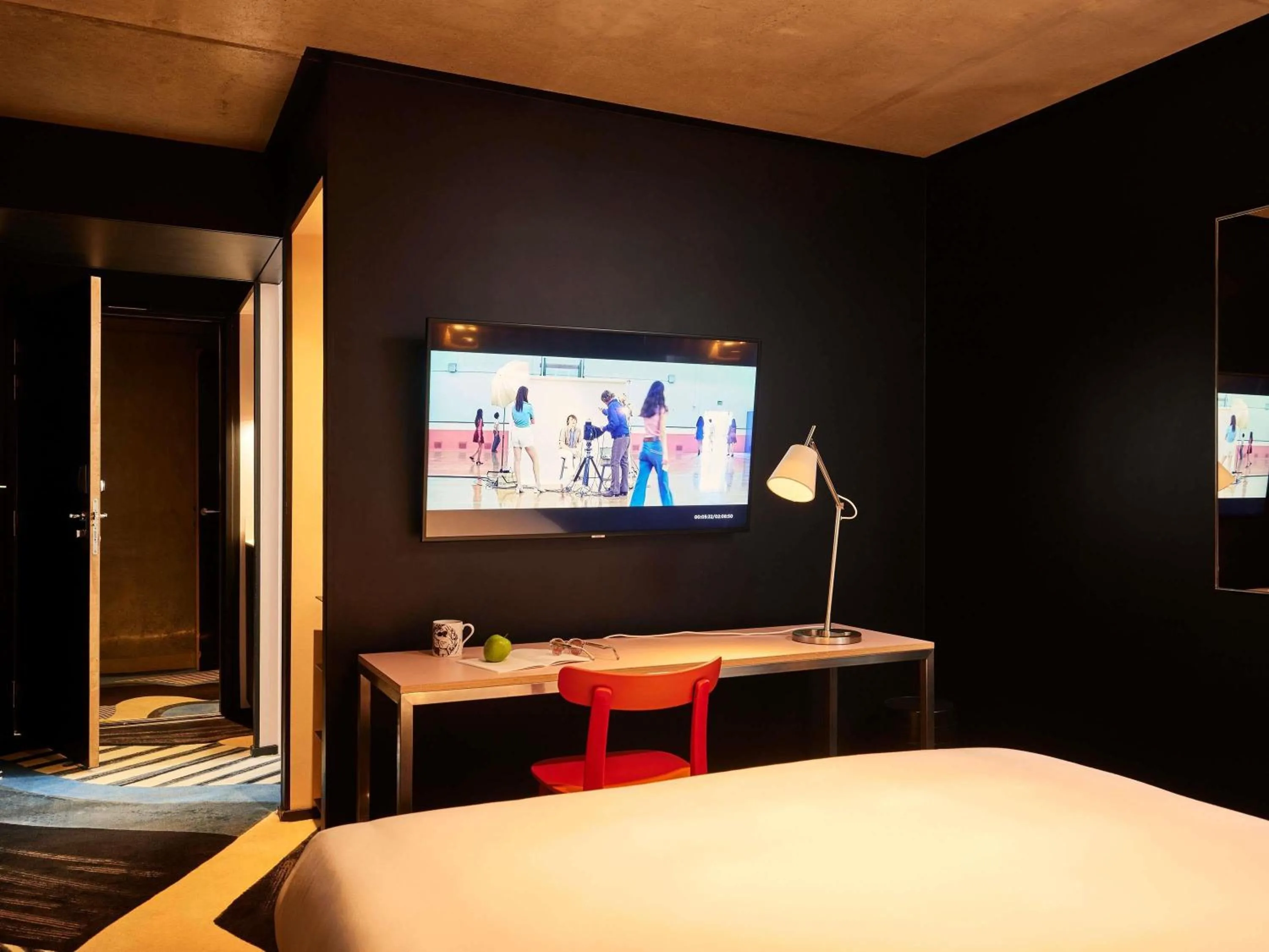 Bedroom, Bed in Mama Shelter Paris East