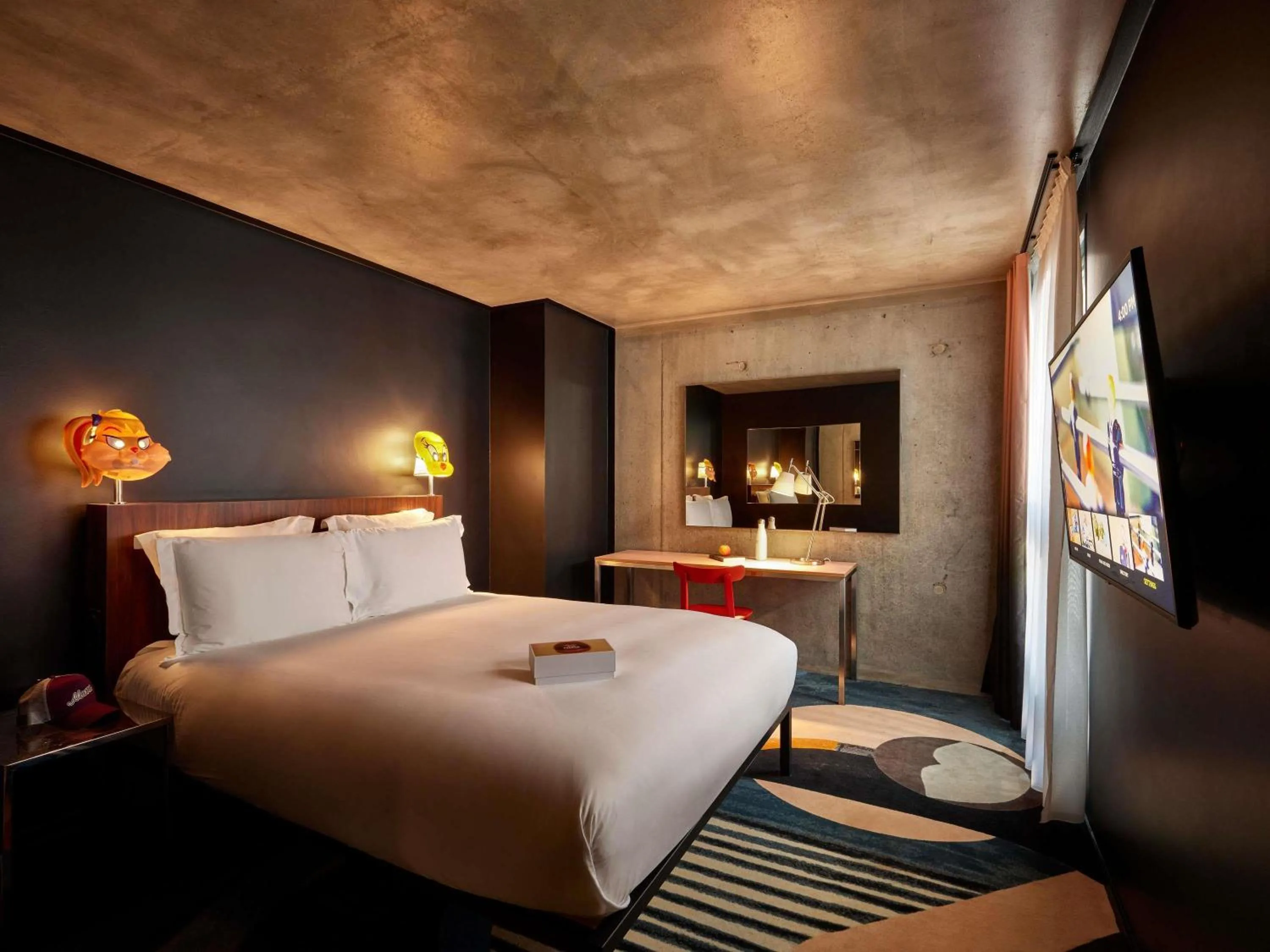 Bedroom, Bed in Mama Shelter Paris East