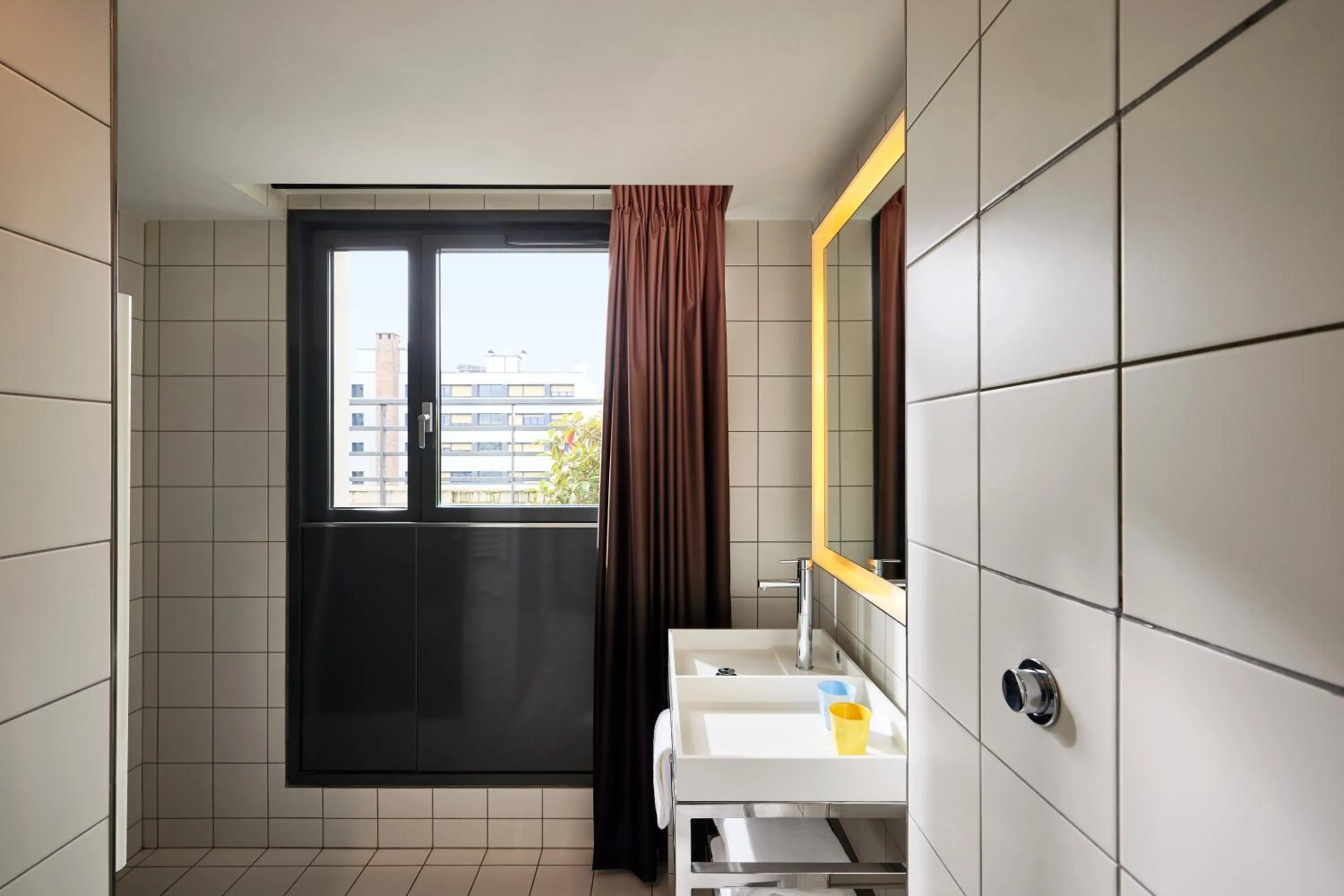 Bathroom in Mama Shelter Paris East