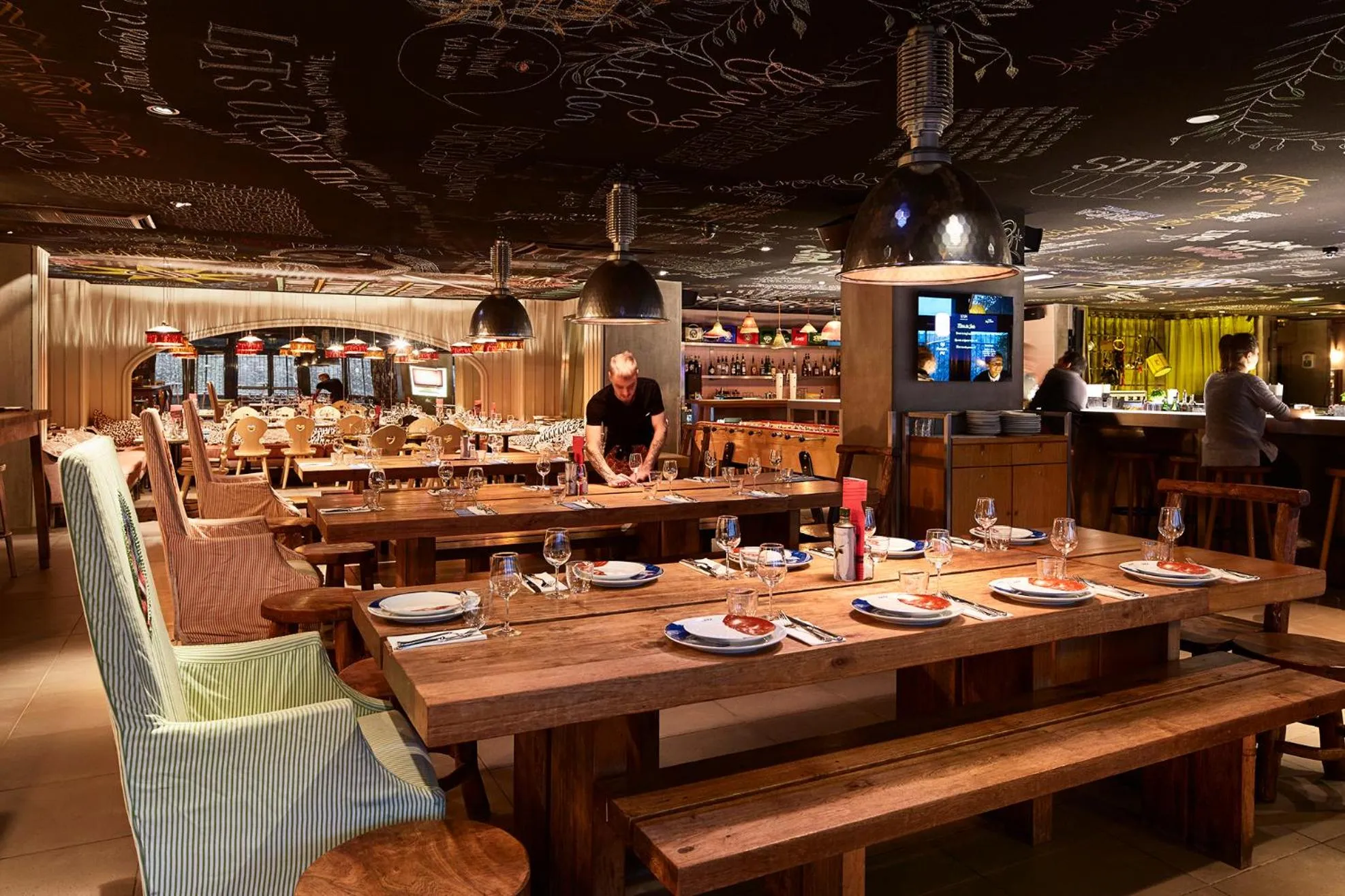 Restaurant/places to eat in Mama Shelter Paris East