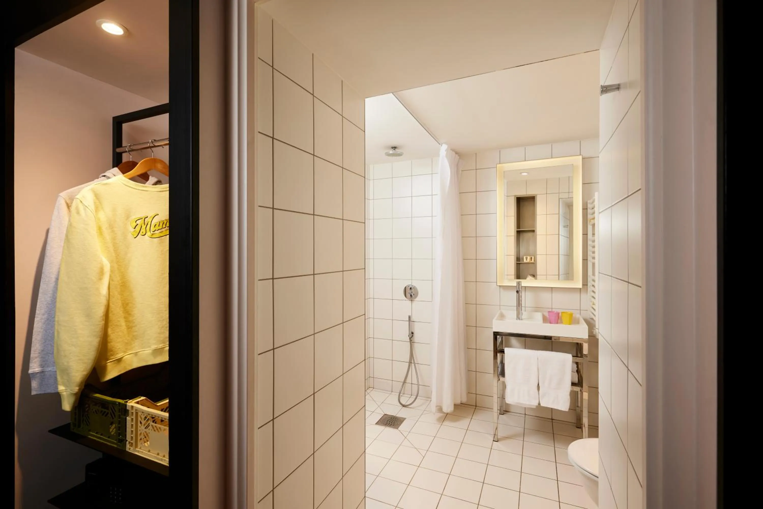 Shower in Mama Shelter Paris East