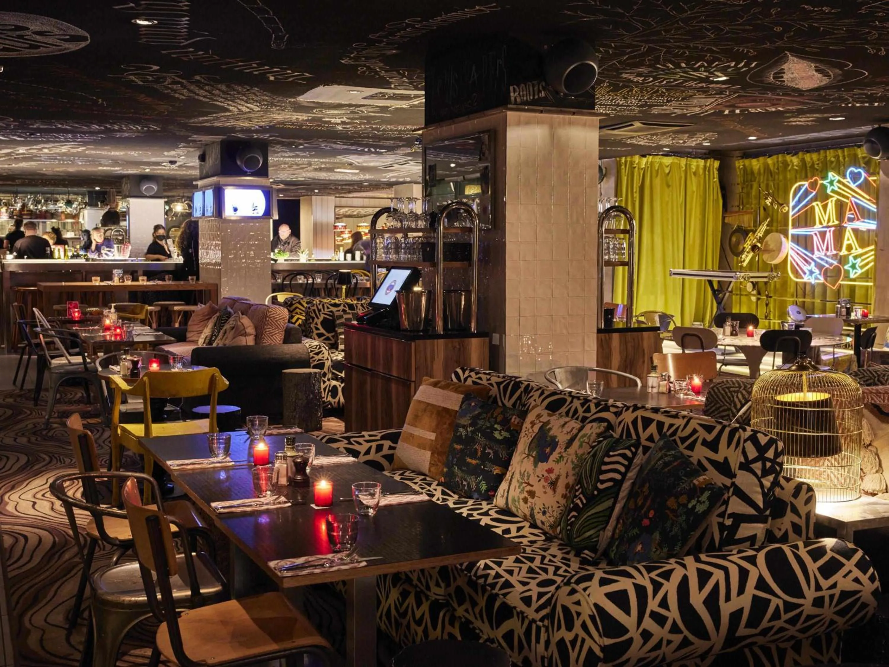 Lounge or bar in Mama Shelter Paris East