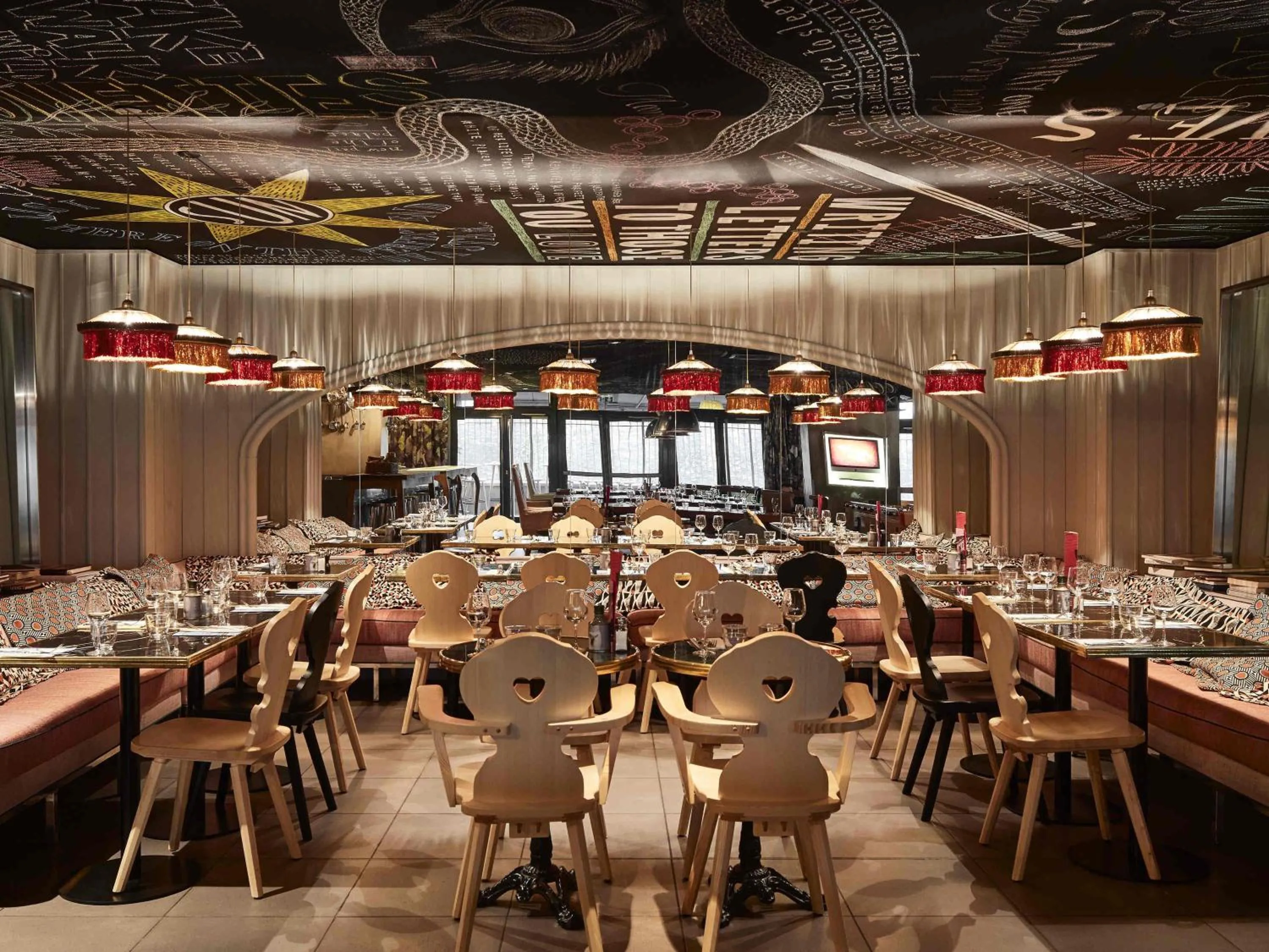 Restaurant/places to eat in Mama Shelter Paris East