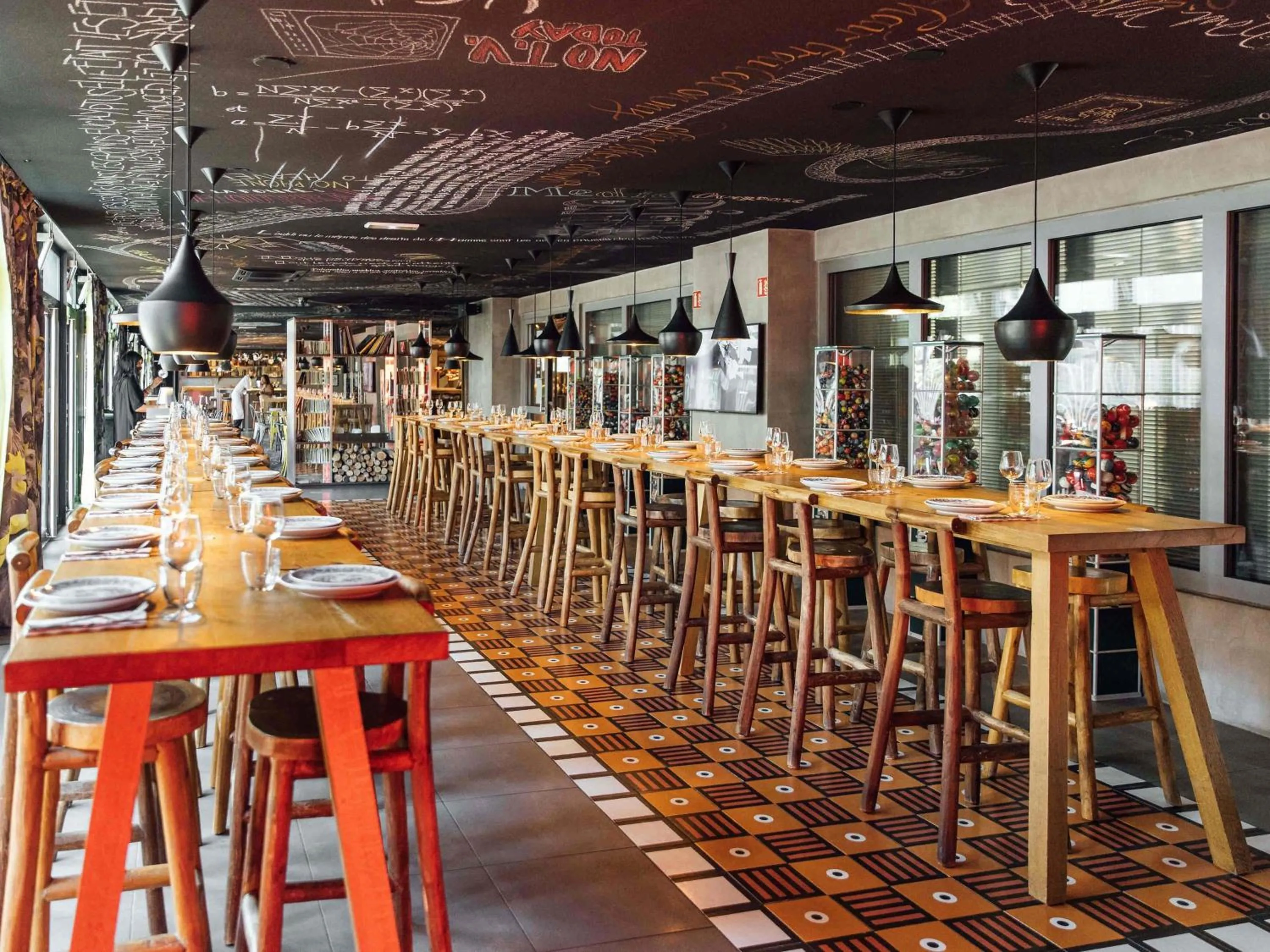 Restaurant/places to eat in Mama Shelter Paris East