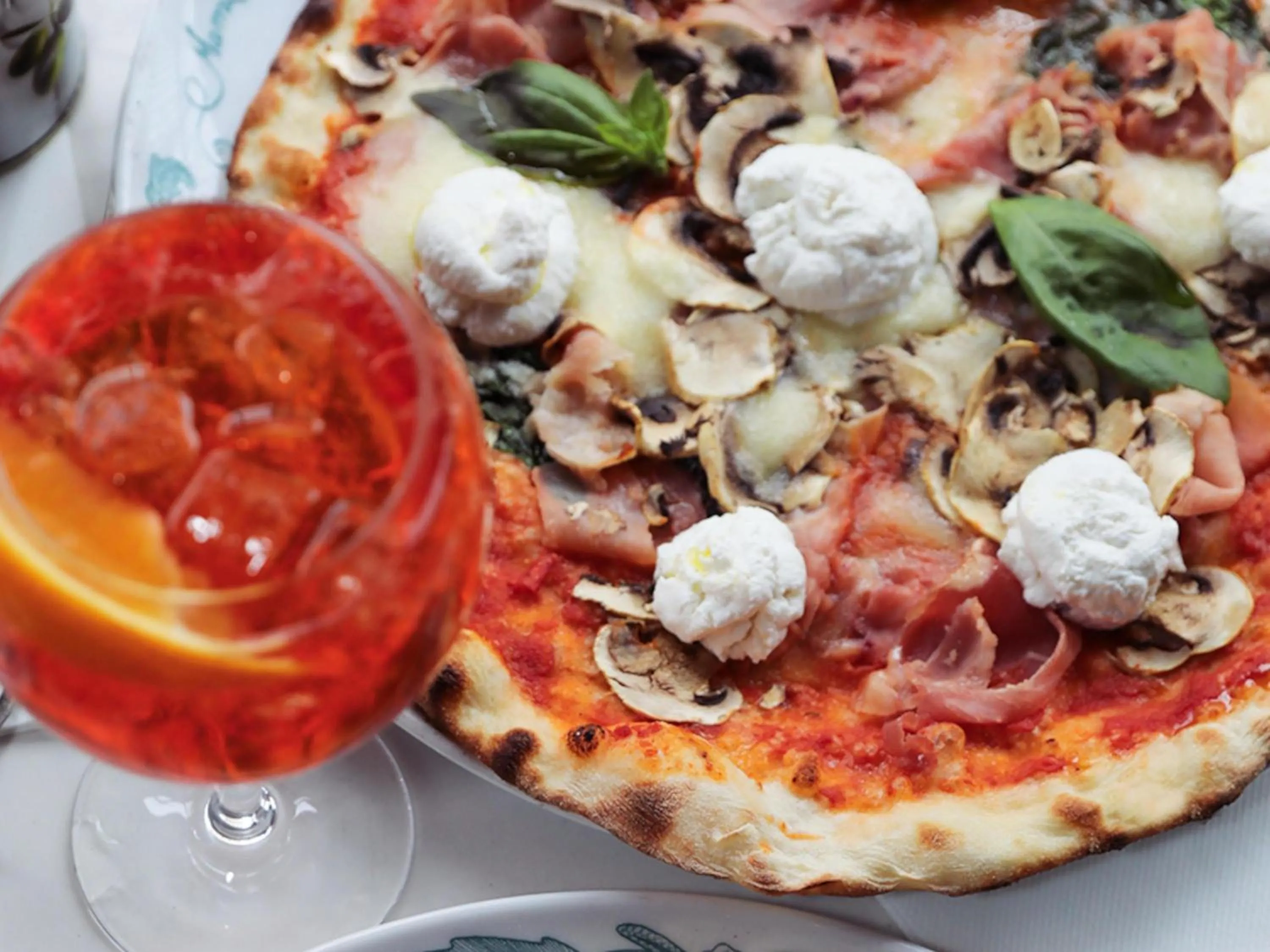 Restaurant/places to eat in Mama Shelter Paris East