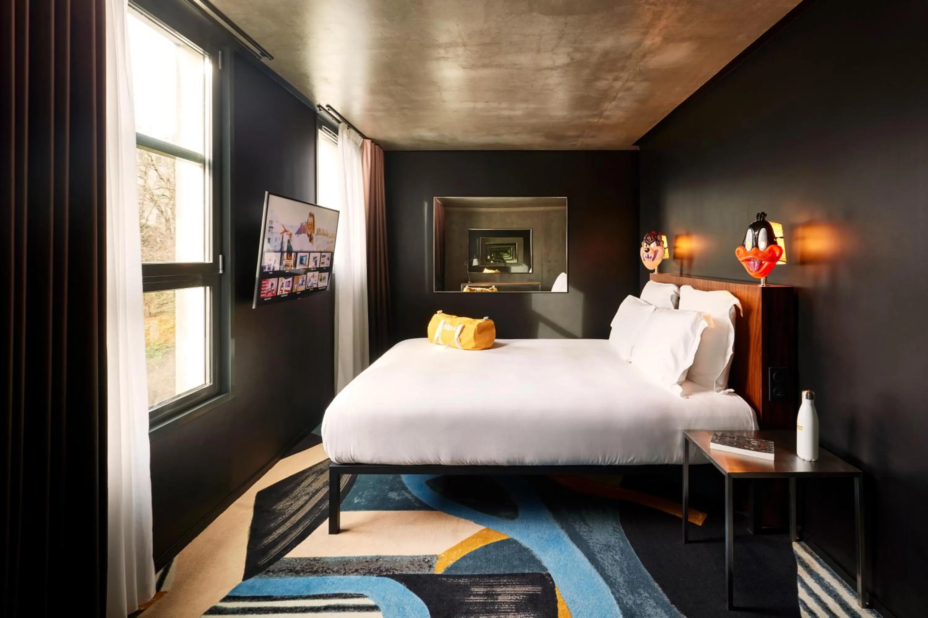 Bed in Mama Shelter Paris East