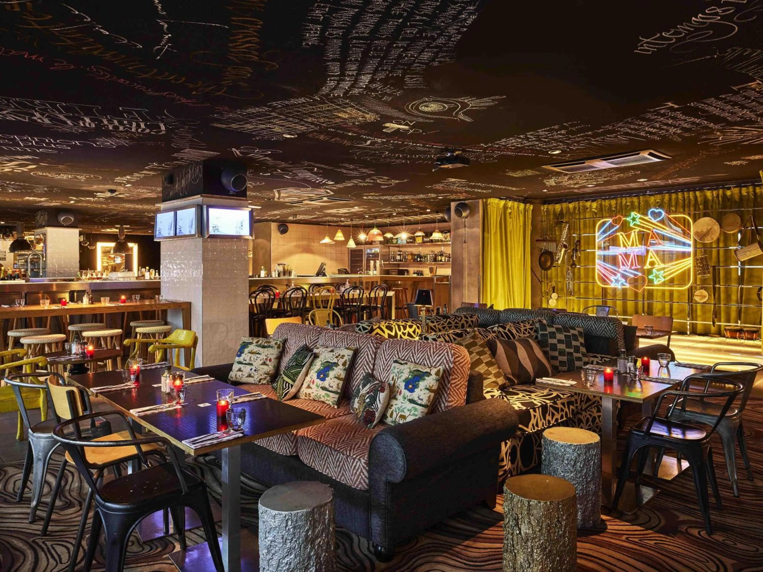 Restaurant/places to eat in Mama Shelter Paris East