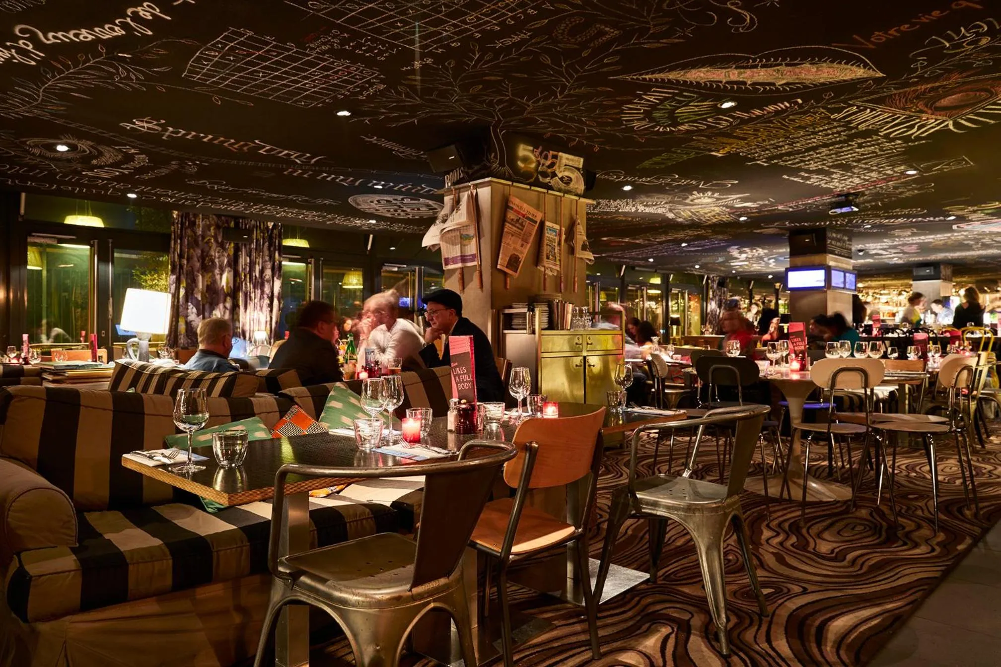 Restaurant/places to eat in Mama Shelter Paris East