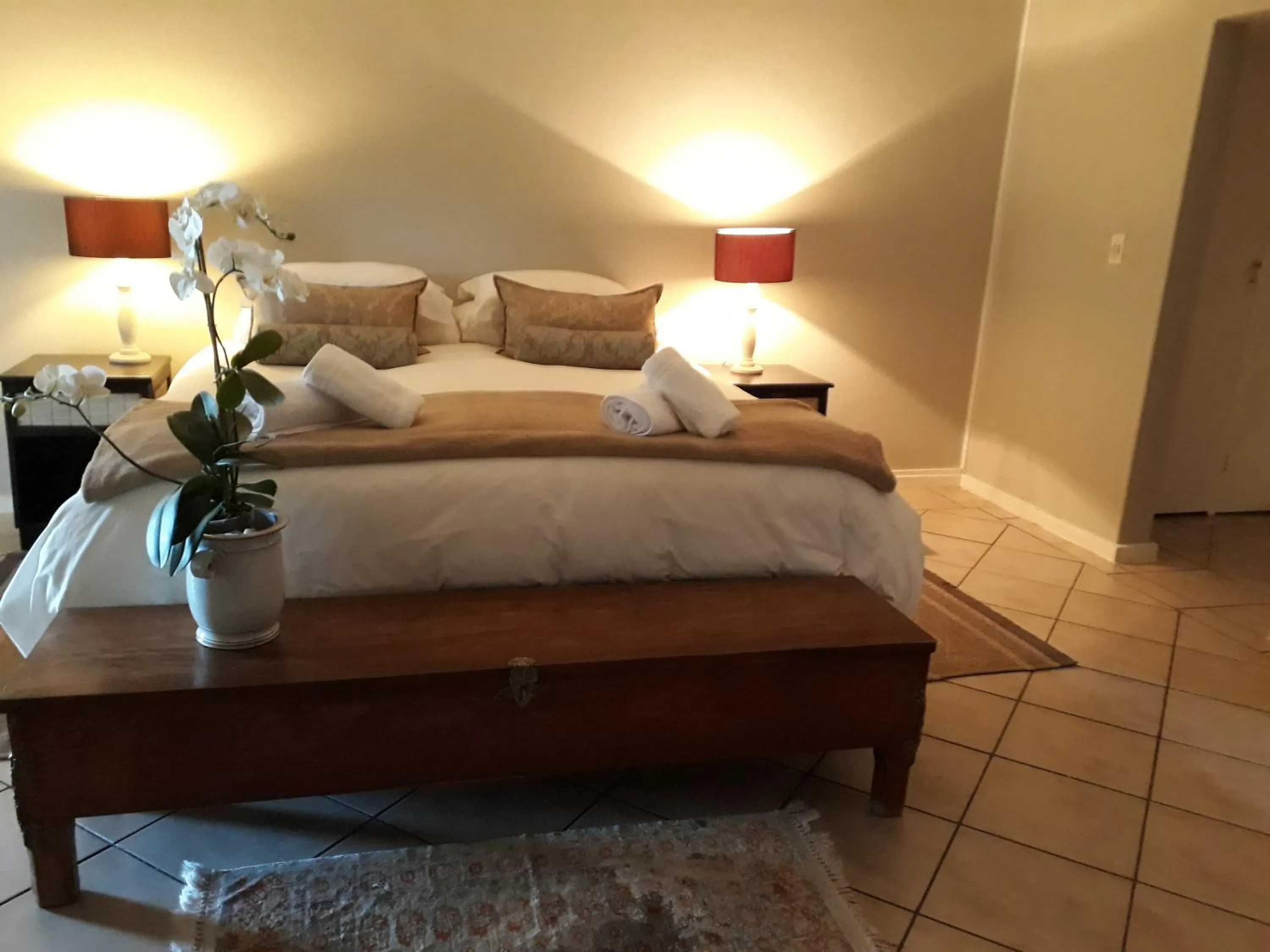 Bedroom, Bed in St George's Guest House