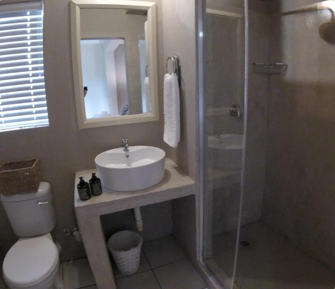 Bathroom in St George's Guest House