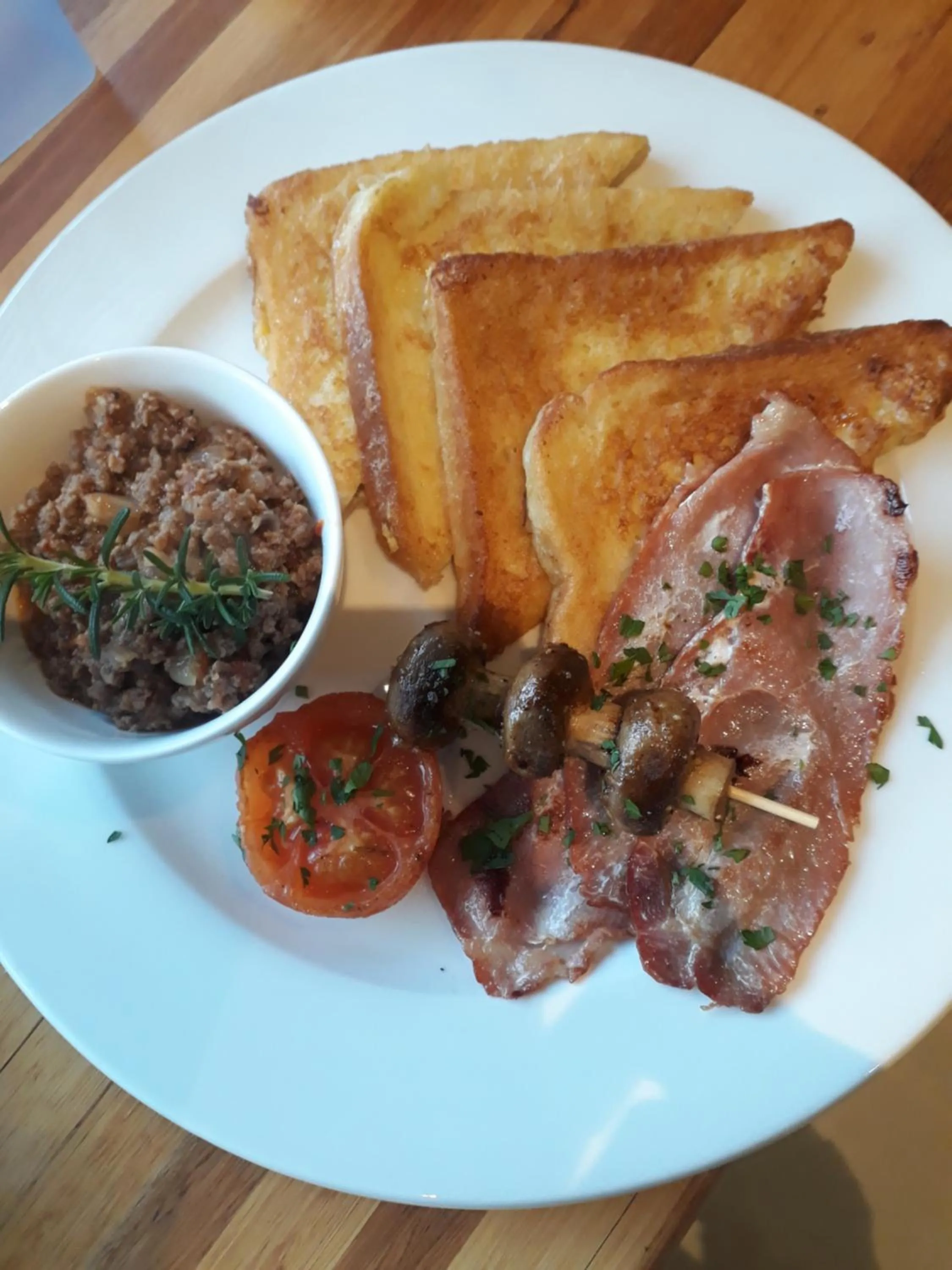 Restaurant/places to eat in St George's Guest House