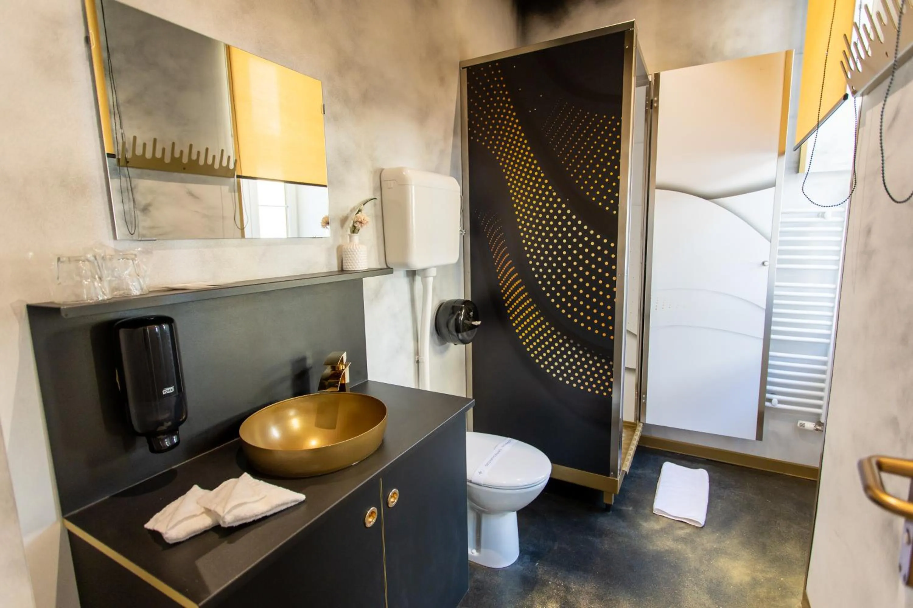 Shower in Timeout Heritage Hotel Zagreb