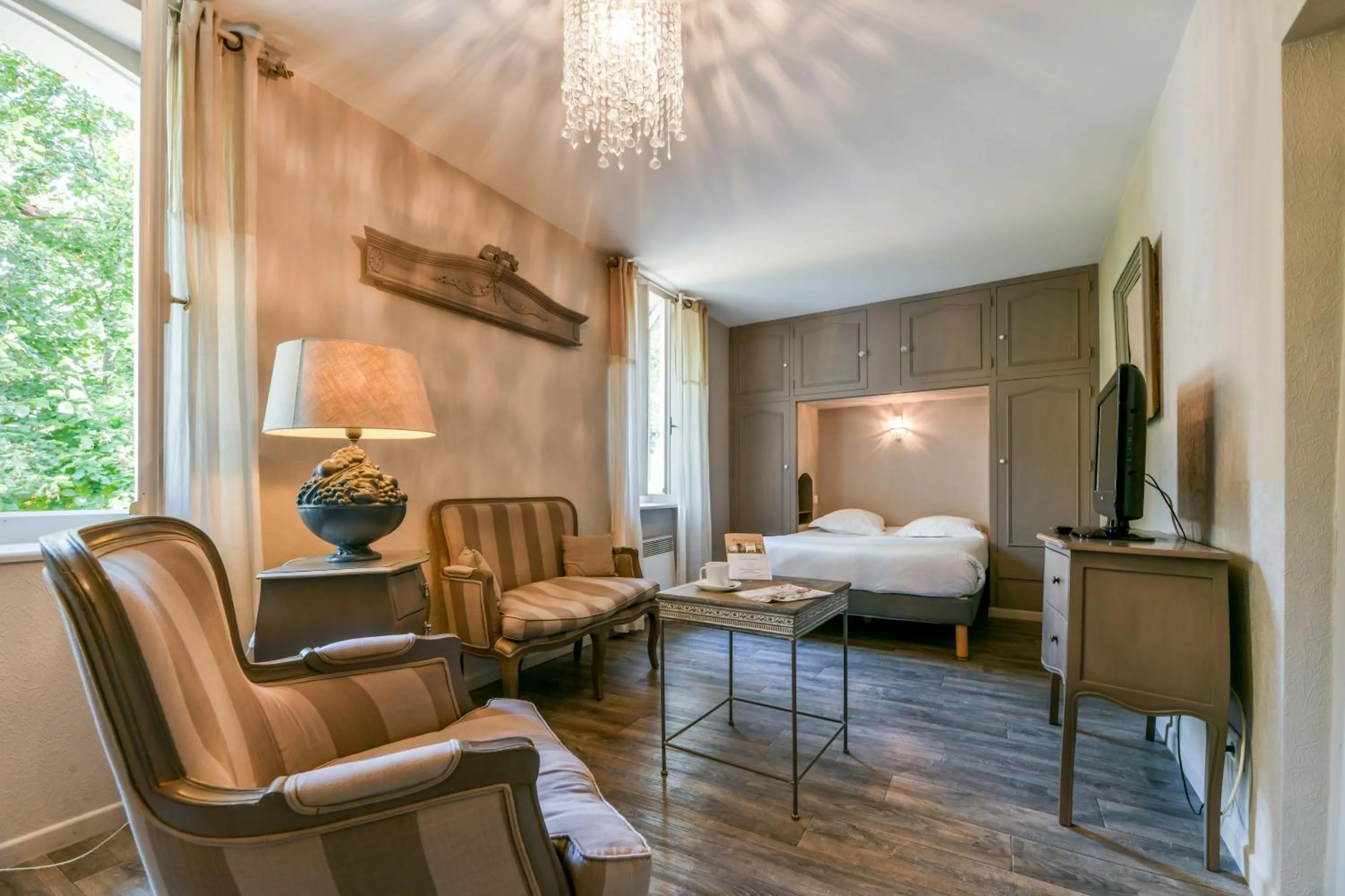 Bed in Hotel du Commerce