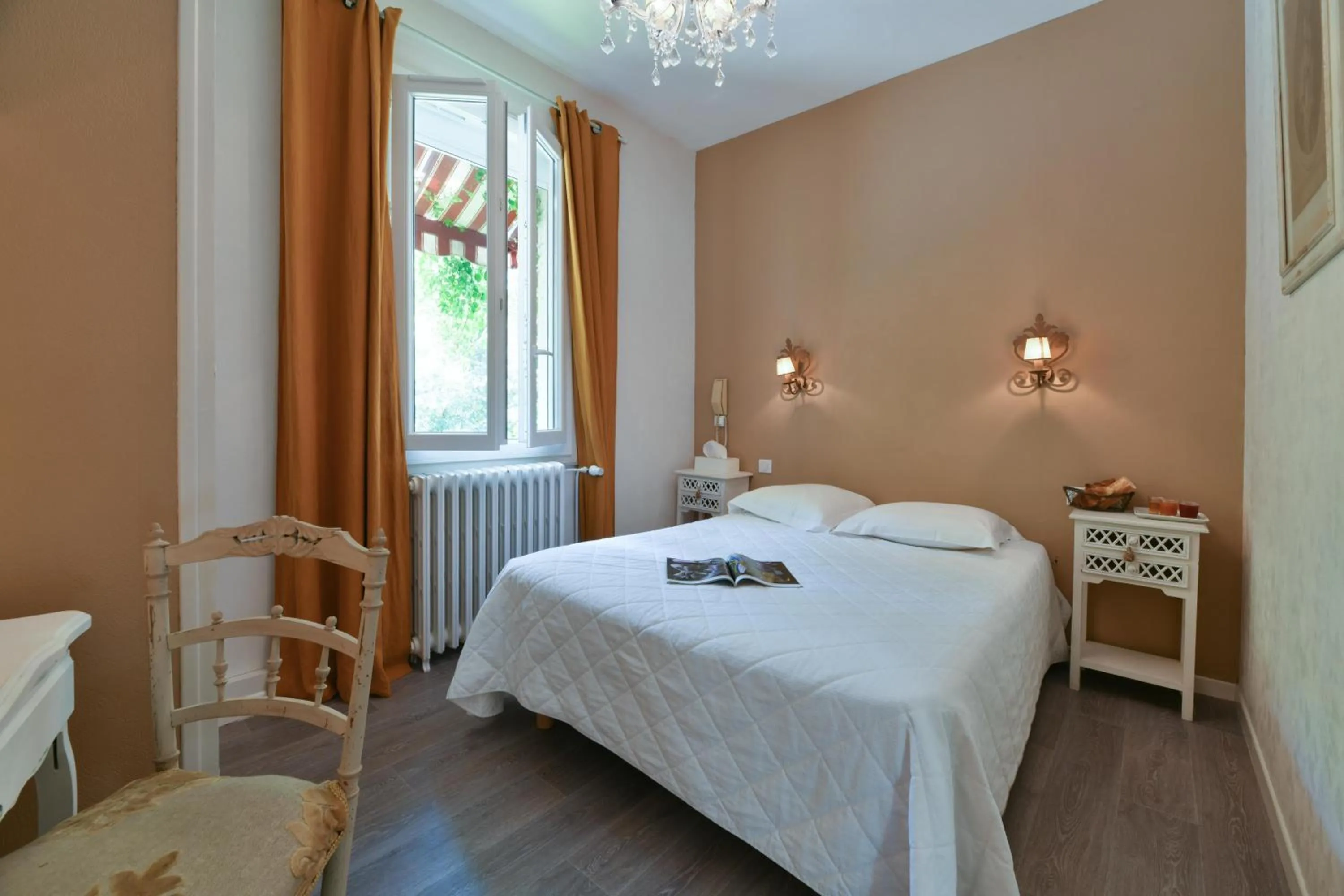 Bed in Hotel du Commerce