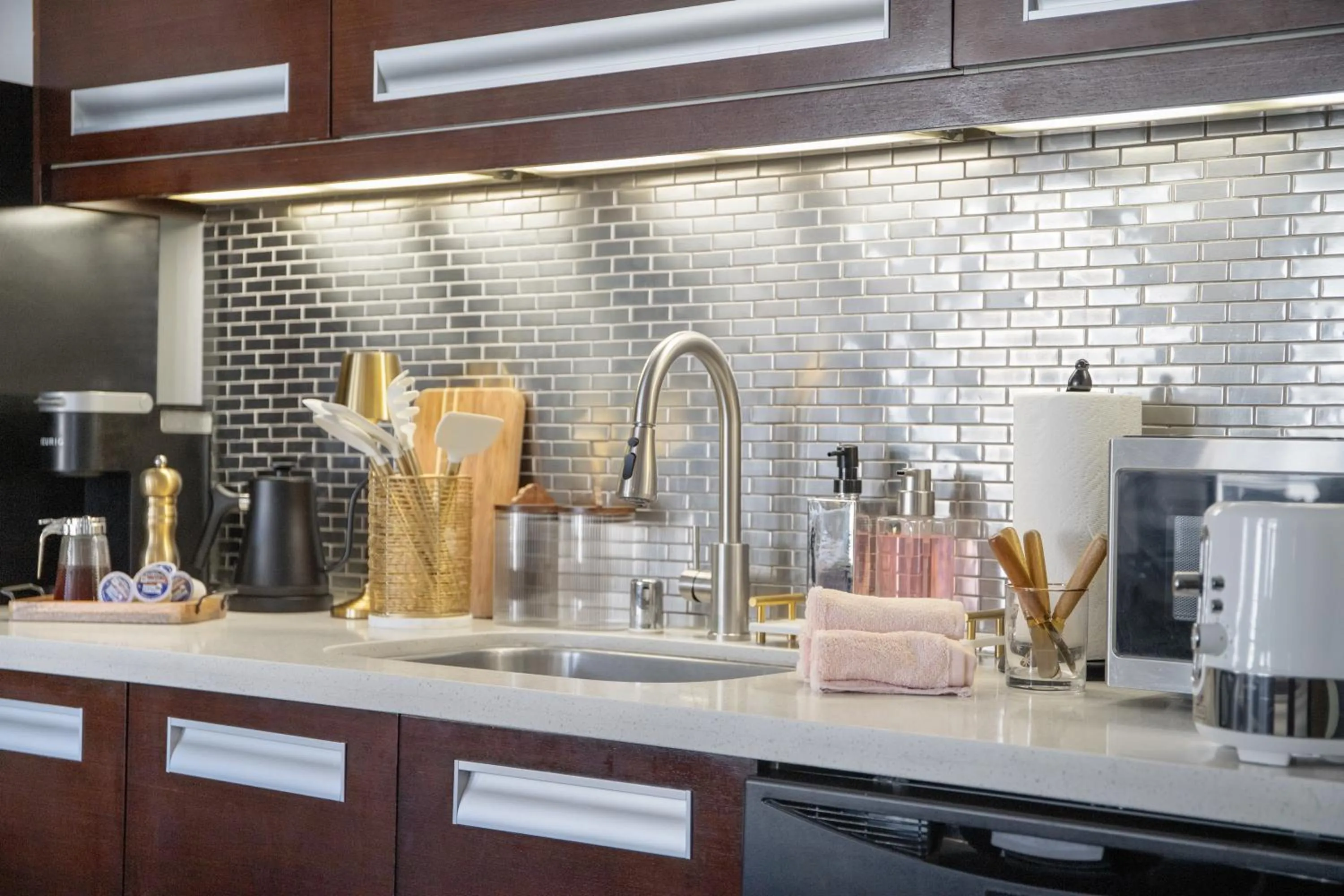 Coffee/tea facilities in Fashion Loft 2 bedroom Downtown