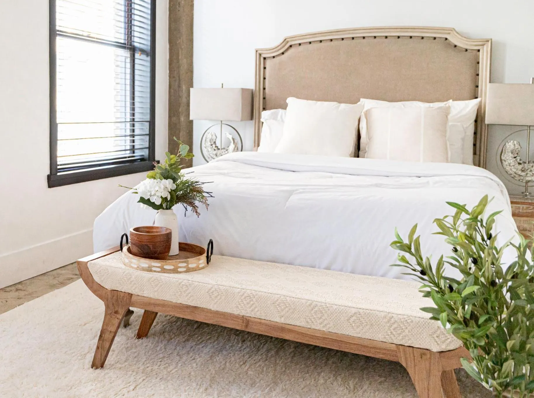 Bed in Fashion Loft 2 bedroom Downtown