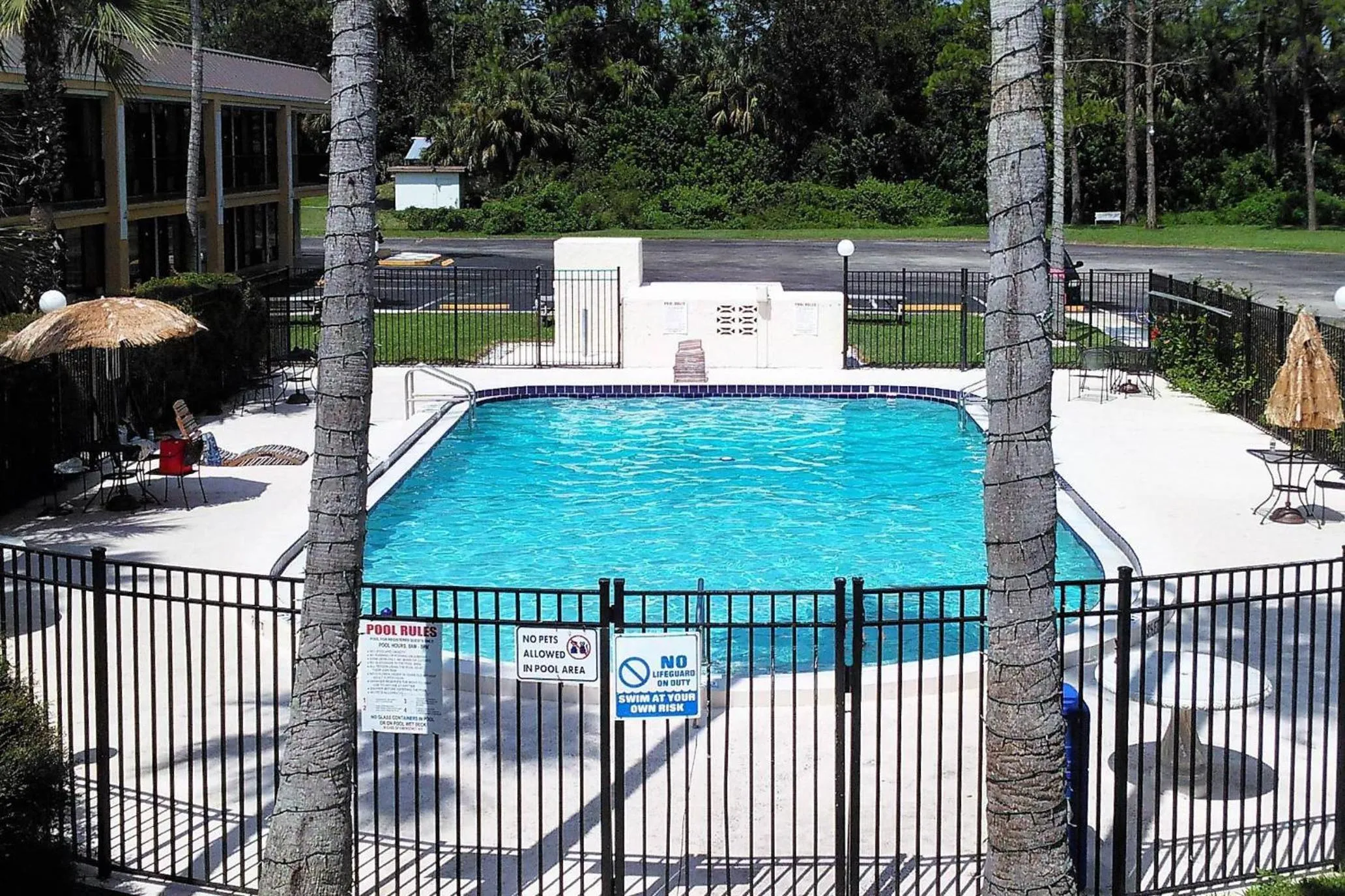 Swimming pool in Econo Lodge Ormond Beach North - Daytona