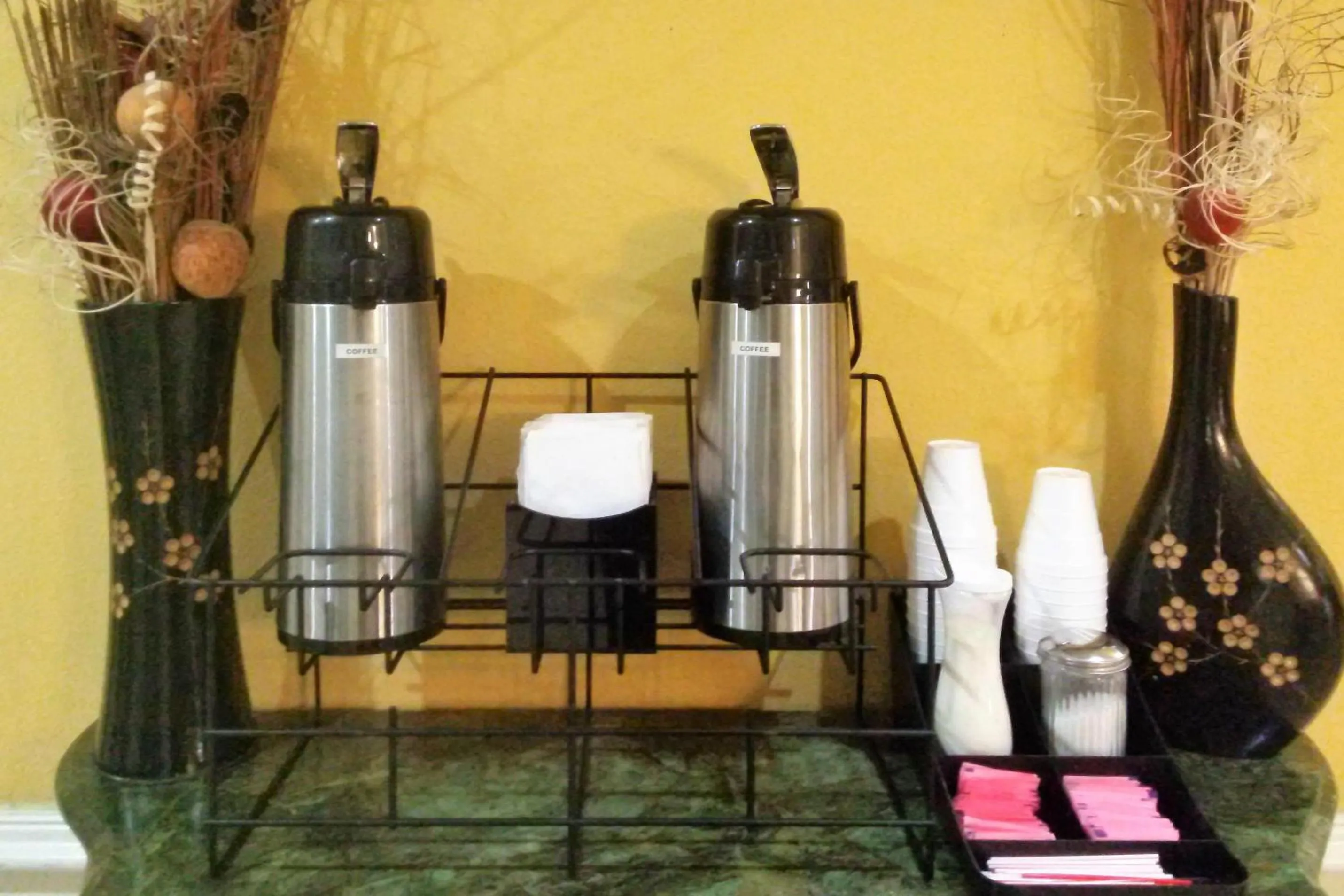 Breakfast in Econo Lodge Ormond Beach North - Daytona