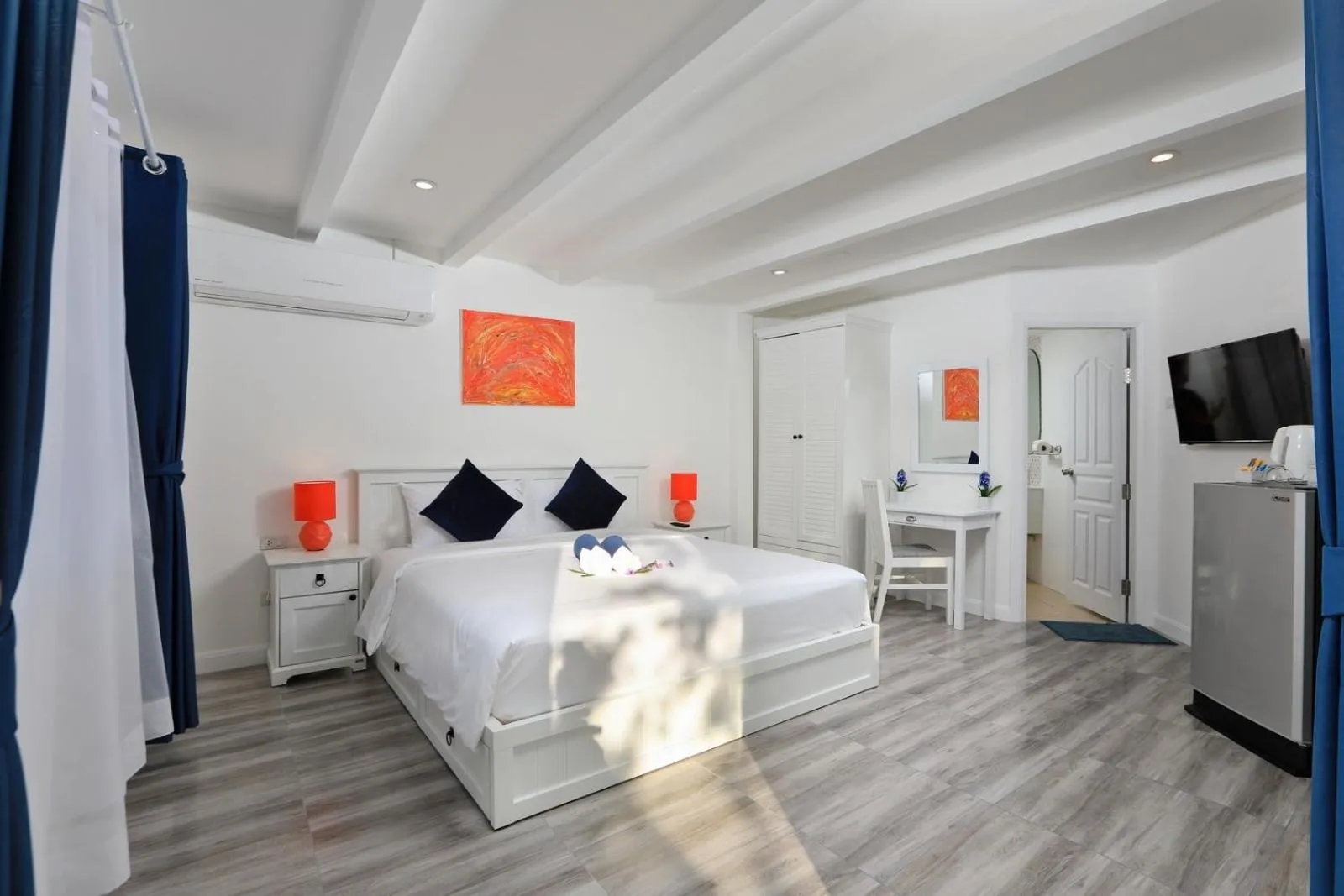 Bedroom, Bed in Kata White Villas