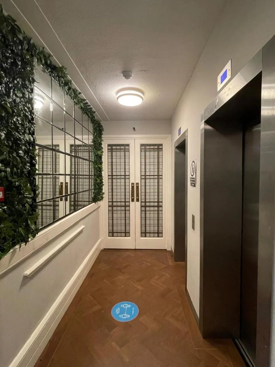 elevator in Simple Stay
