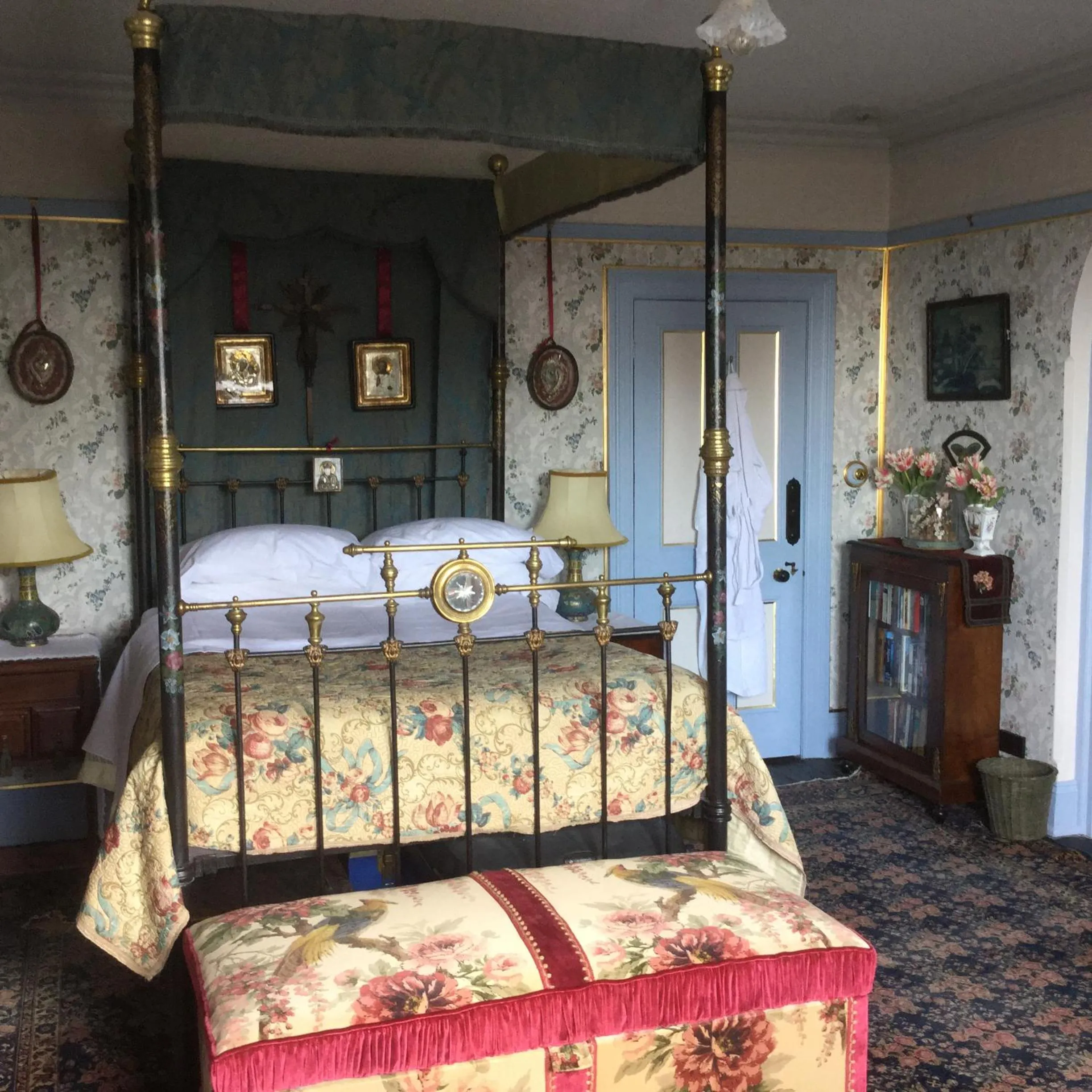 Bed in St Benedict - Victorian Bed and Breakfast