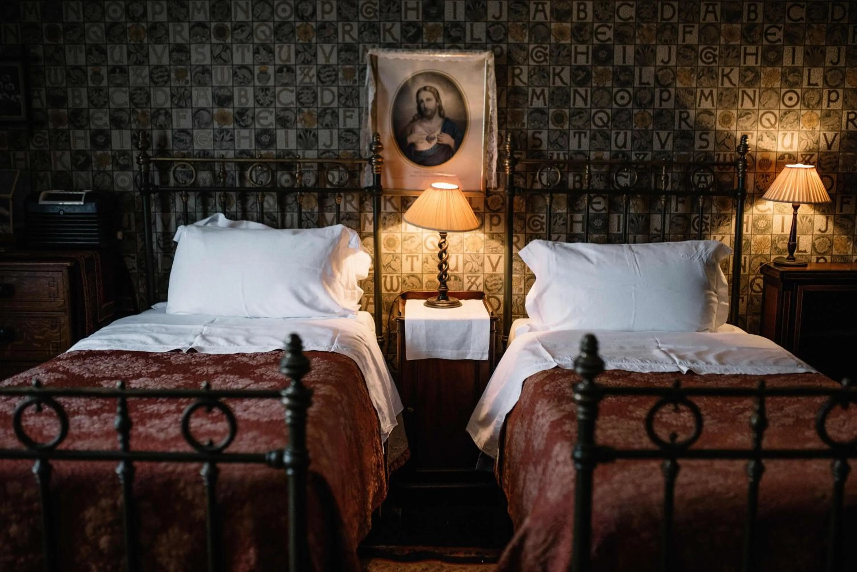 Bed in St Benedict - Victorian Bed and Breakfast