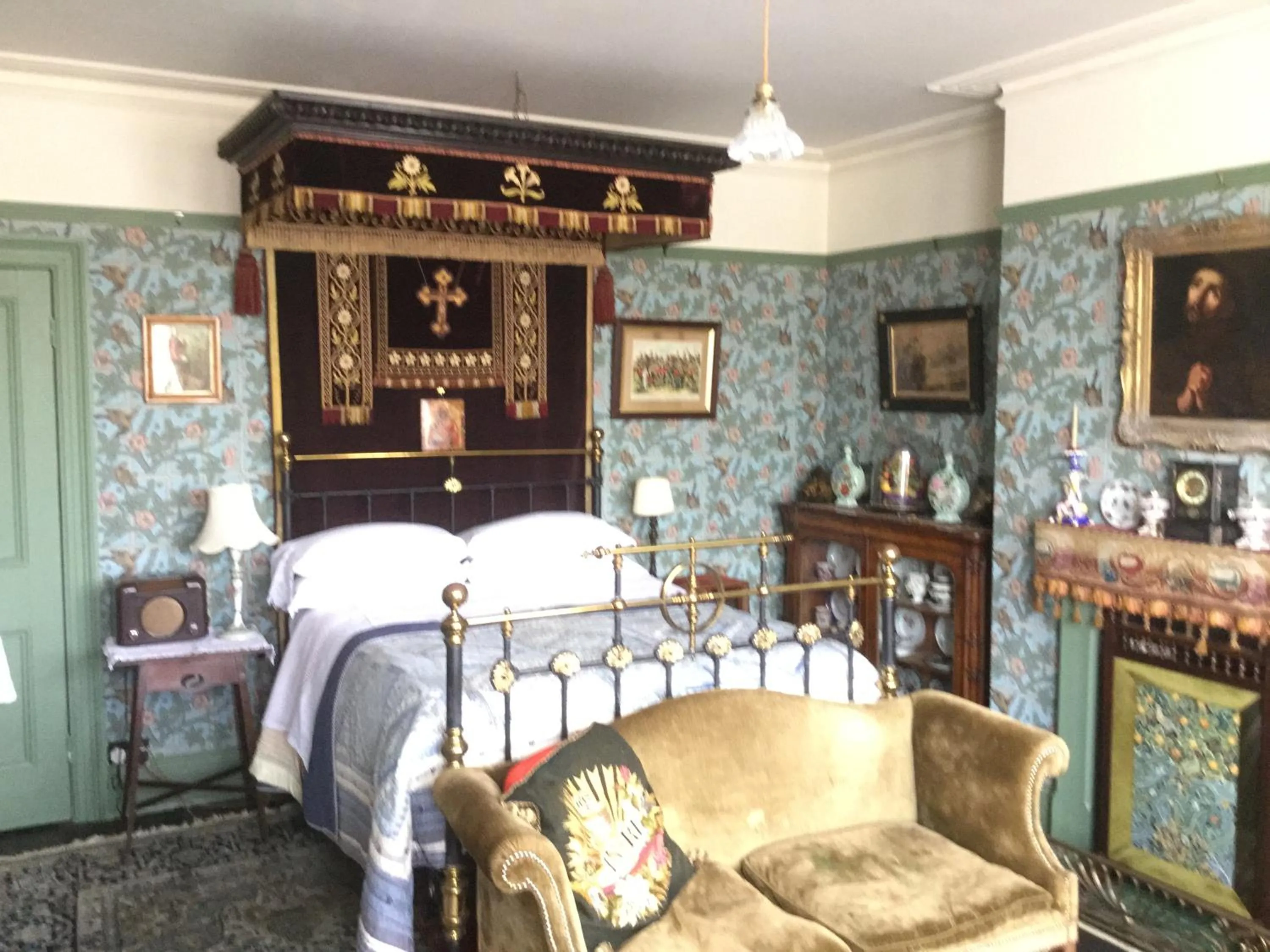 Bed in St Benedict - Victorian Bed and Breakfast