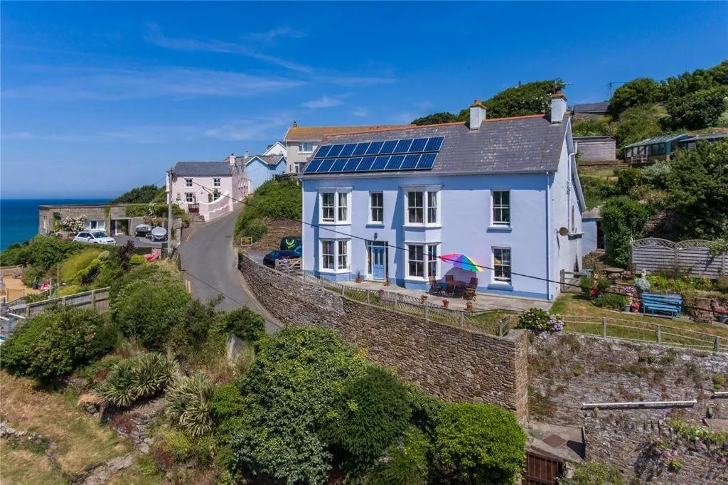 Property building in Pendyffryn Manor Bed & Breakfast