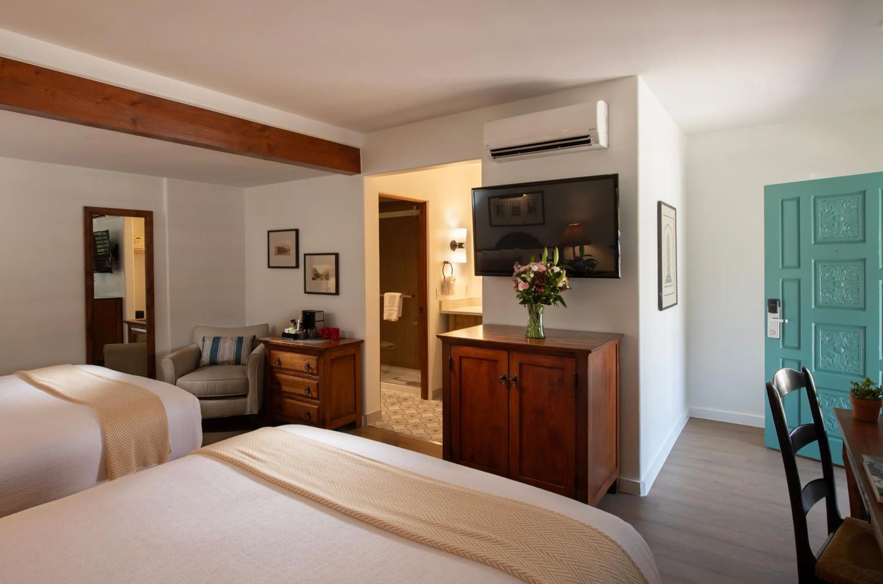 Bed in Piñon Court by La Fonda