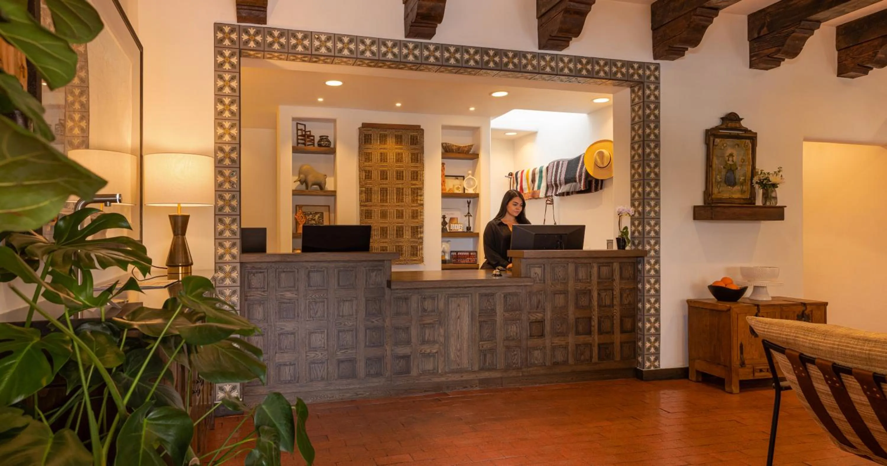 Lobby or reception in Piñon Court by La Fonda