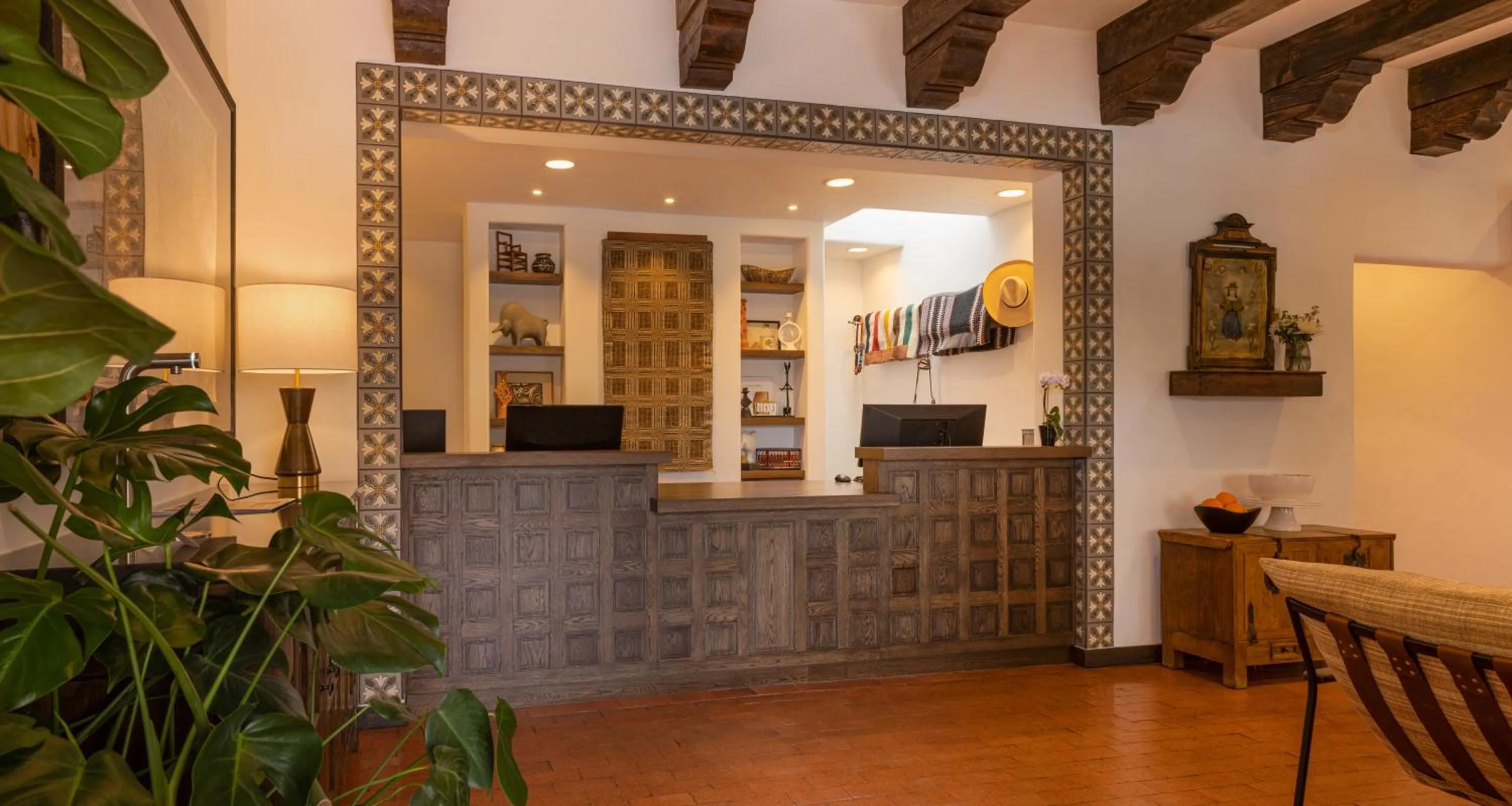 Lobby or reception in Piñon Court by La Fonda