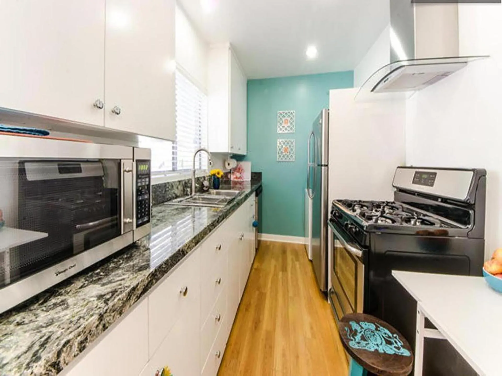 kitchen in Venice Beach Apartments Monthly rents