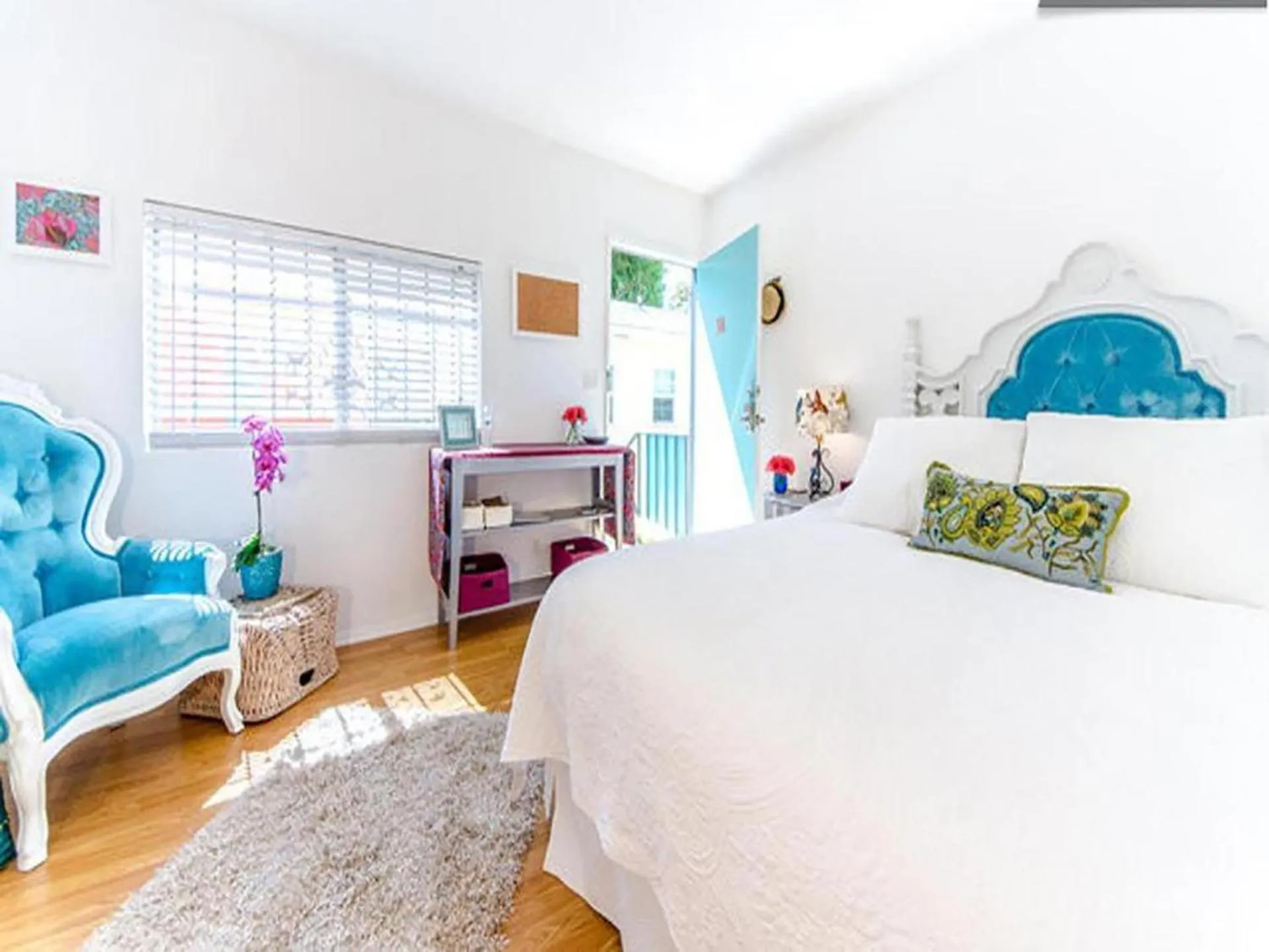 Bed in Venice Beach Apartments Monthly rents