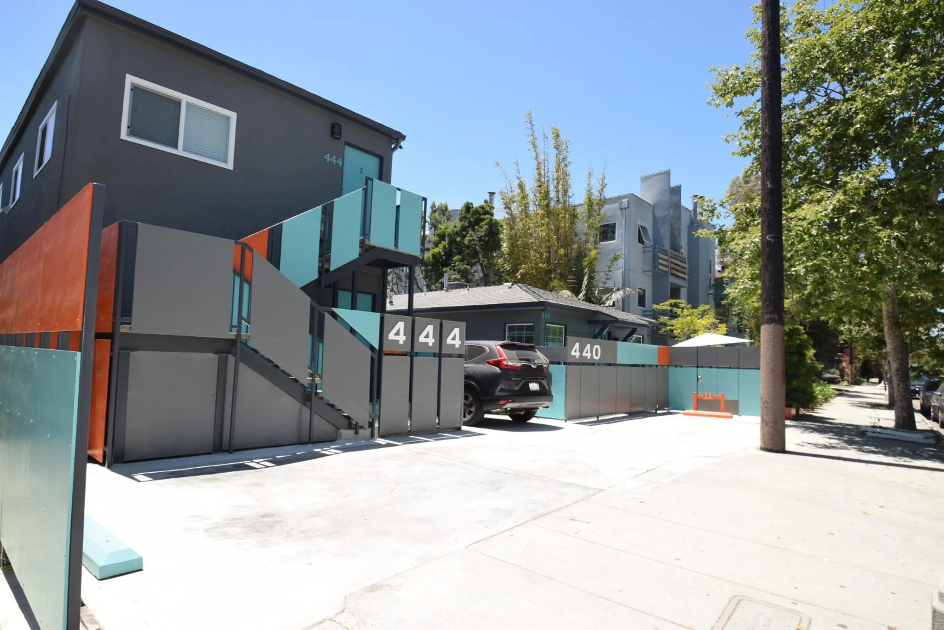 Property building in Venice Beach Apartments Monthly rents