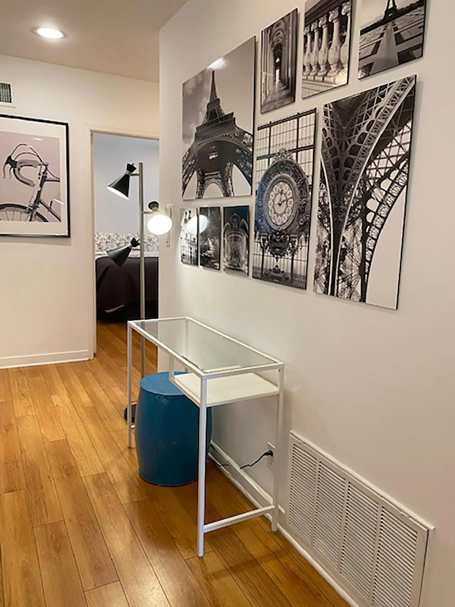 Decorative detail in Venice Beach Apartments Monthly rents