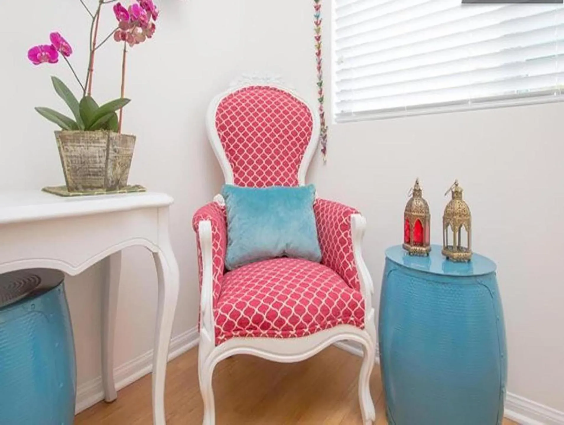 Decorative detail in Venice Beach Apartments Monthly rents