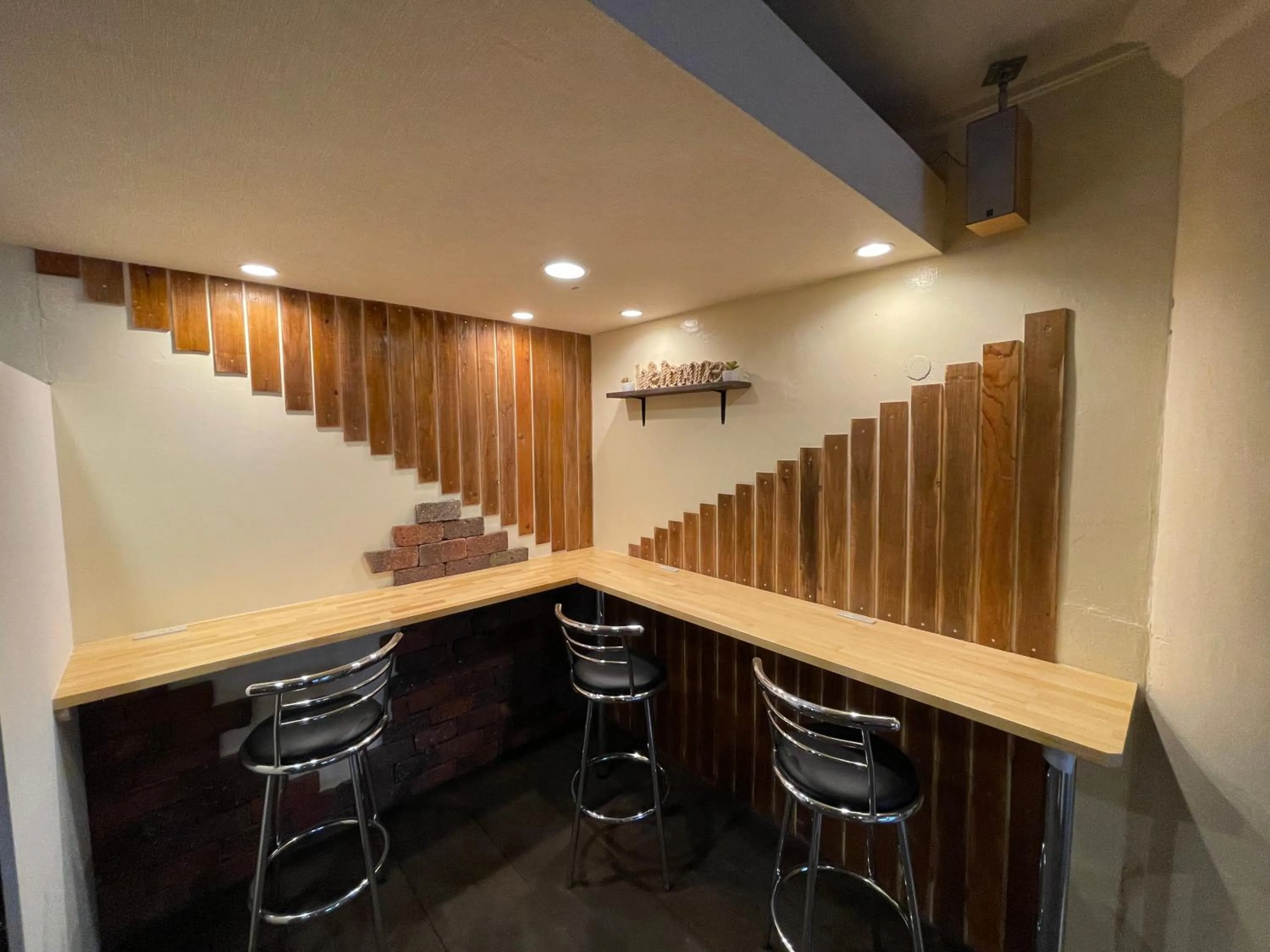 Restaurant/places to eat in Hotel de M