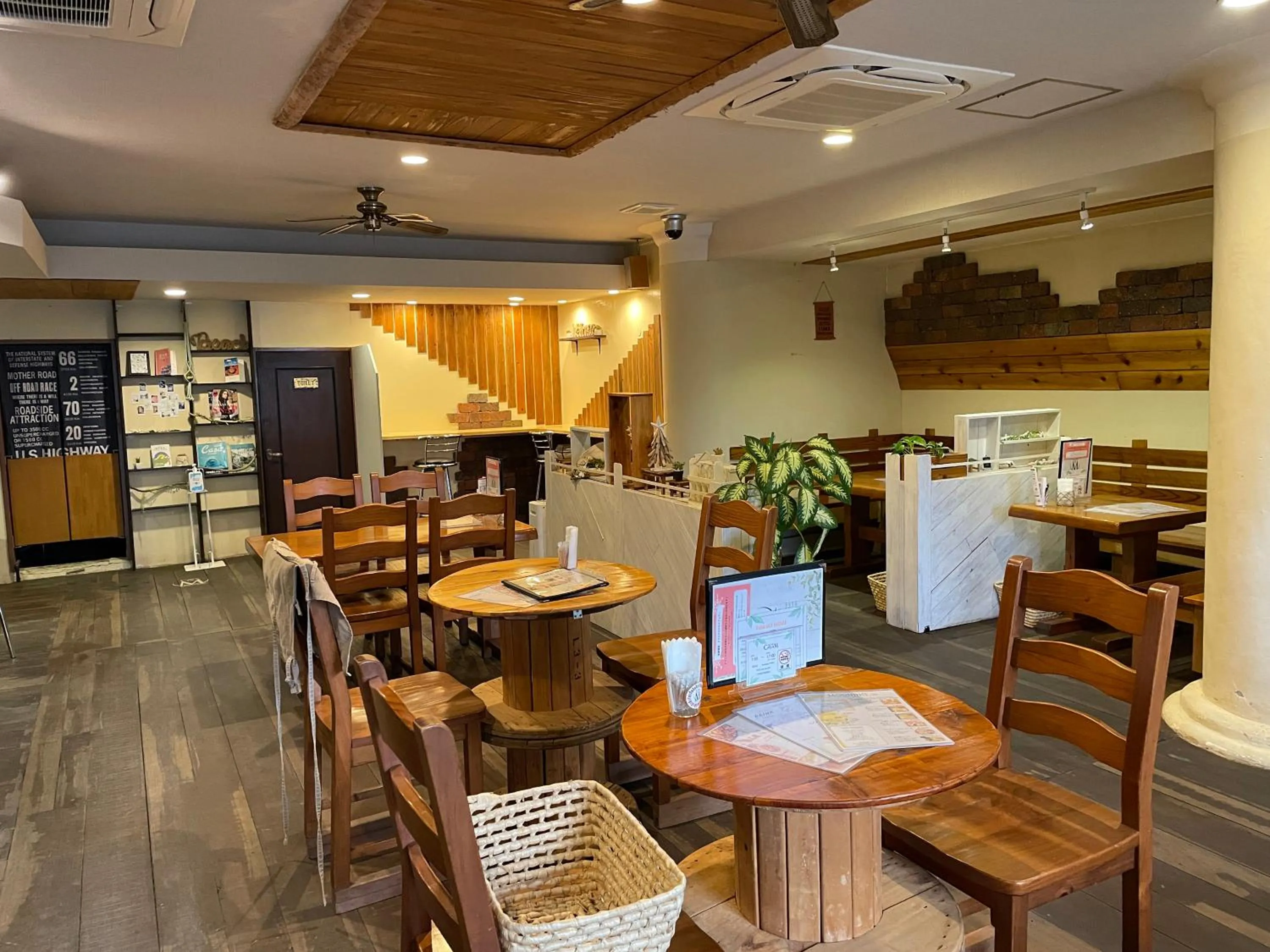 Restaurant/places to eat in Hotel de M