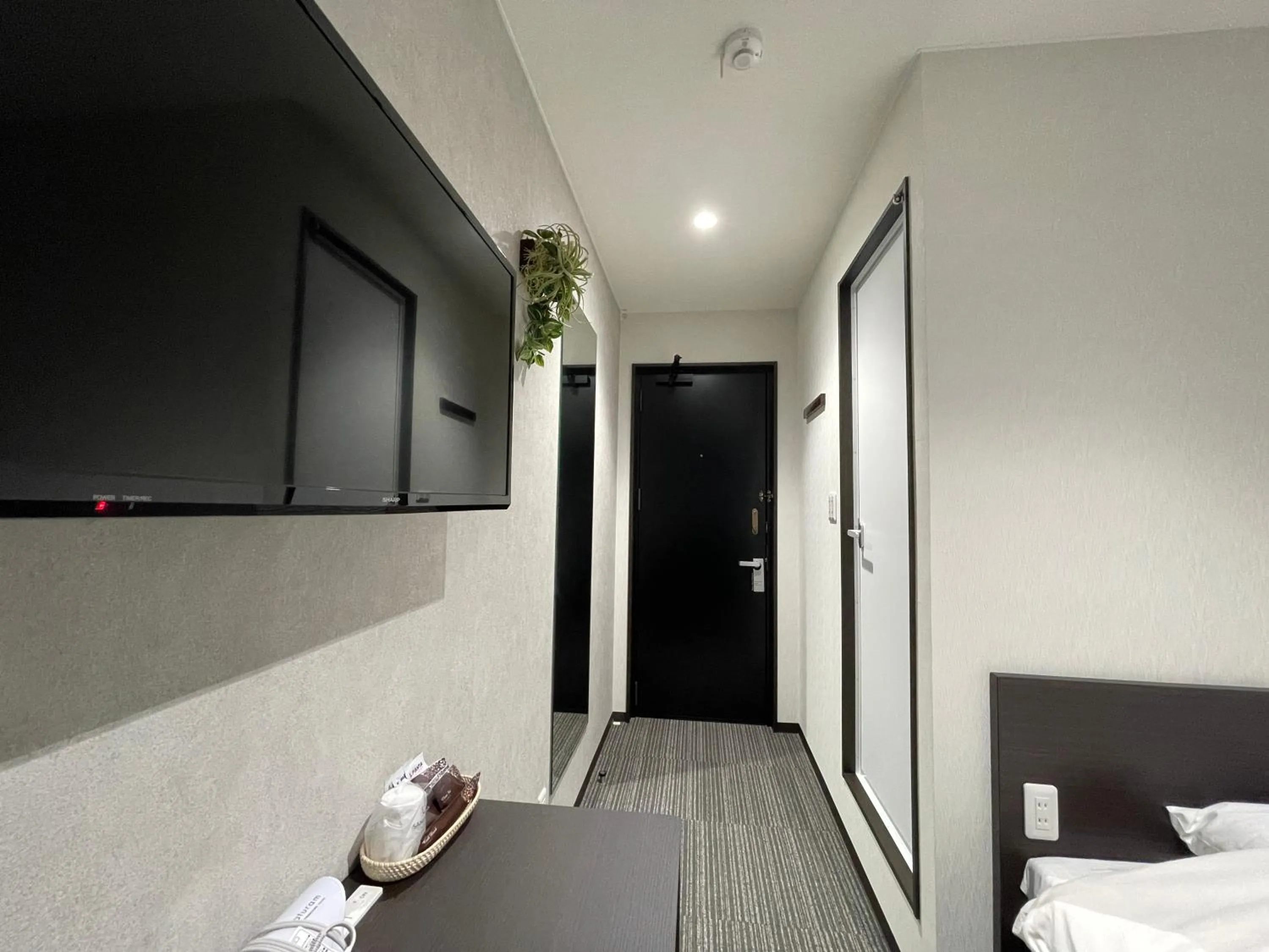 Photo of the whole room, Bed in Hotel de M