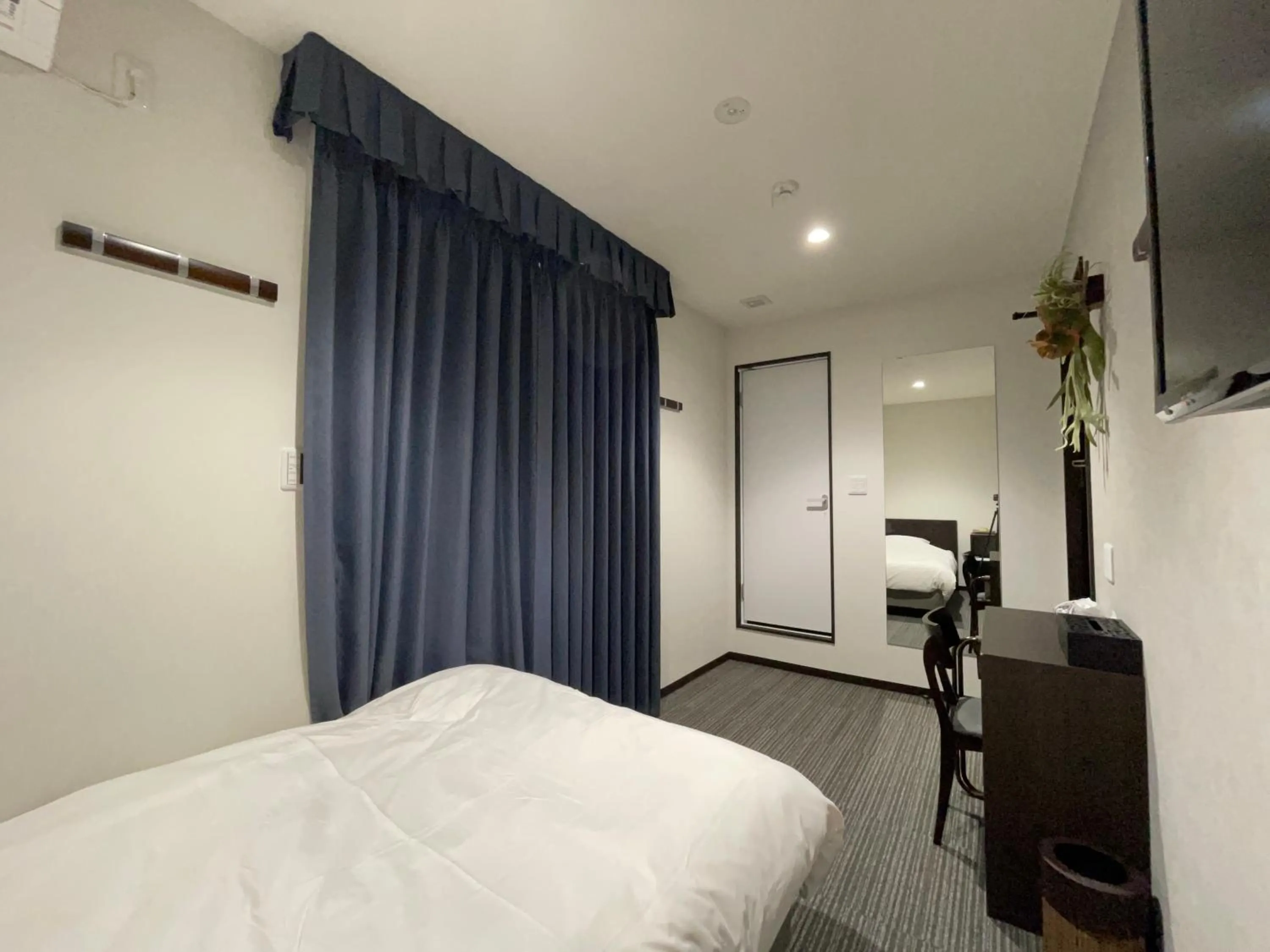 Photo of the whole room, Bed in Hotel de M