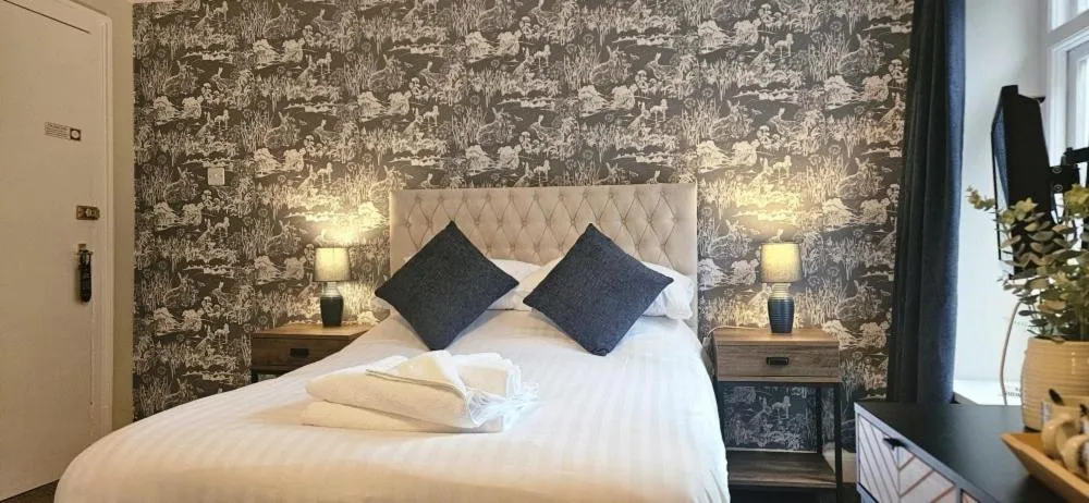 Bedroom in The Abbey Inn