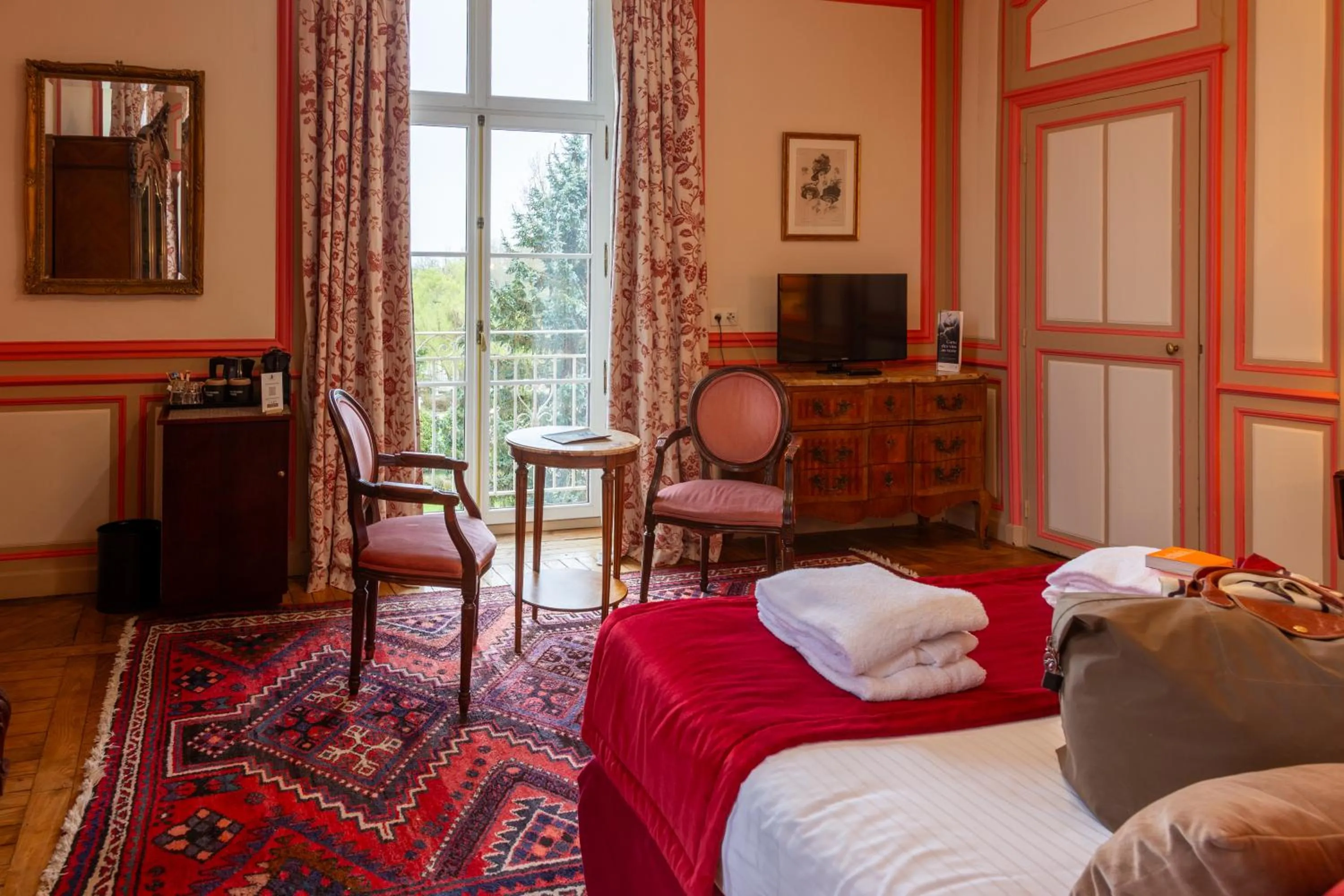 Bed in Château Hôtel Du Colombier