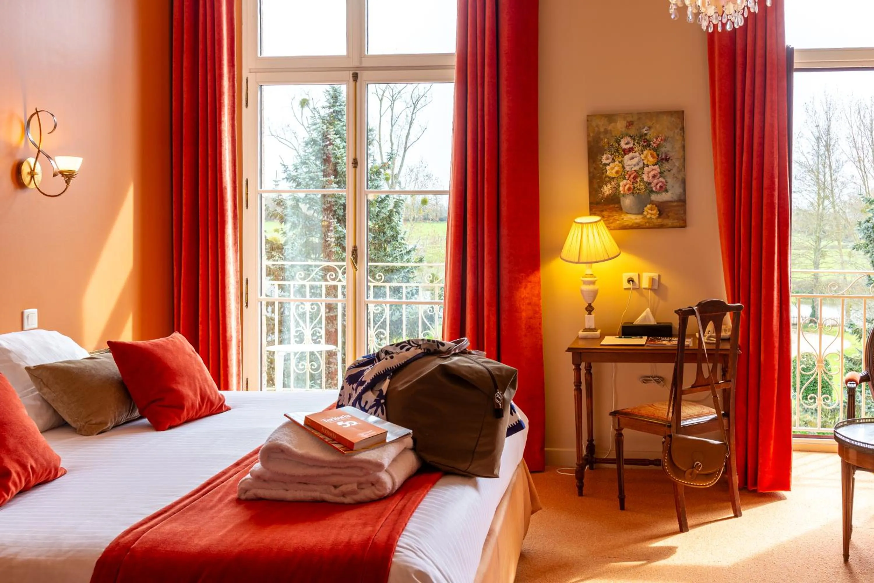 Bed in Château Hôtel Du Colombier