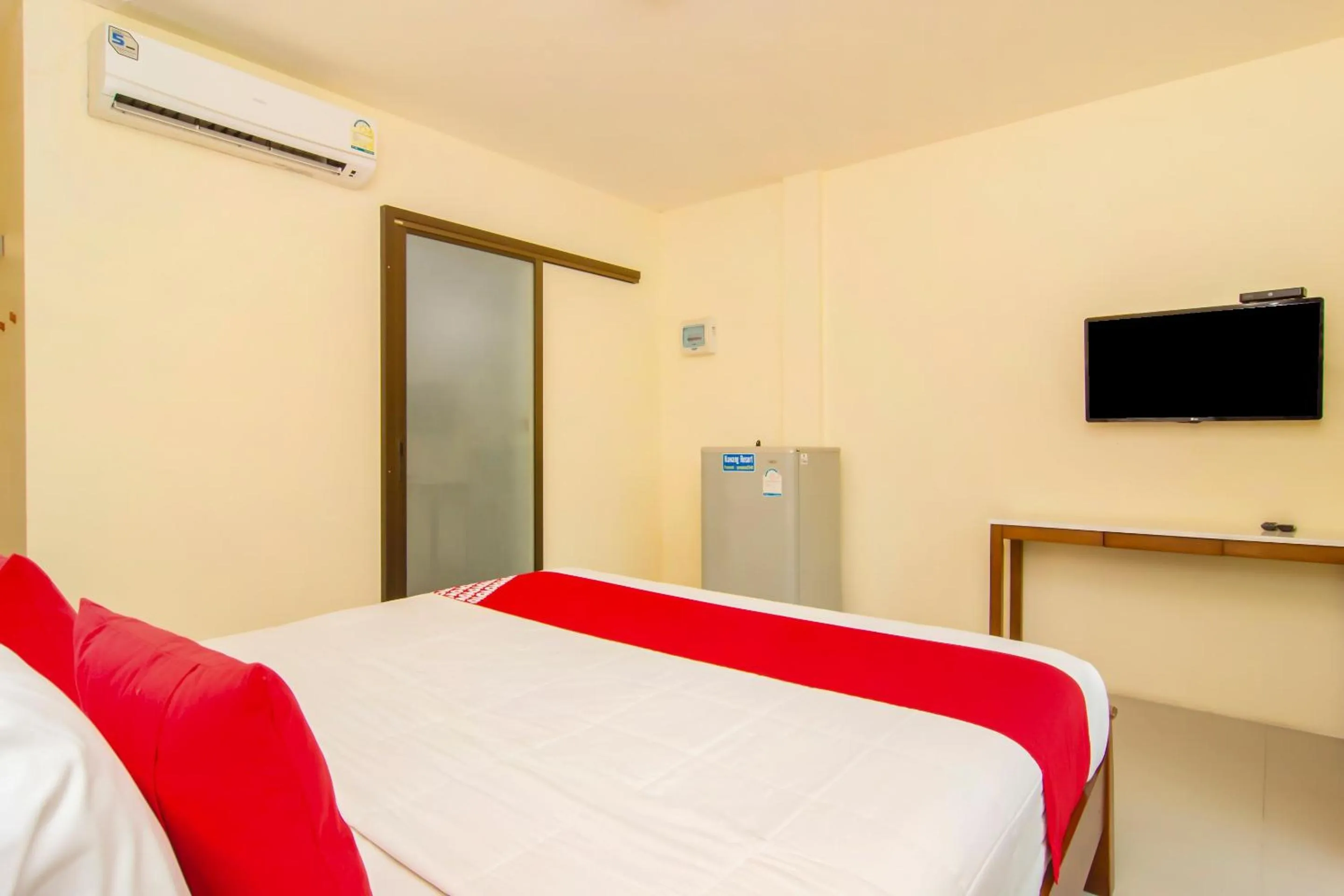 Bedroom, Bed in OYO 607 Nawang Resort