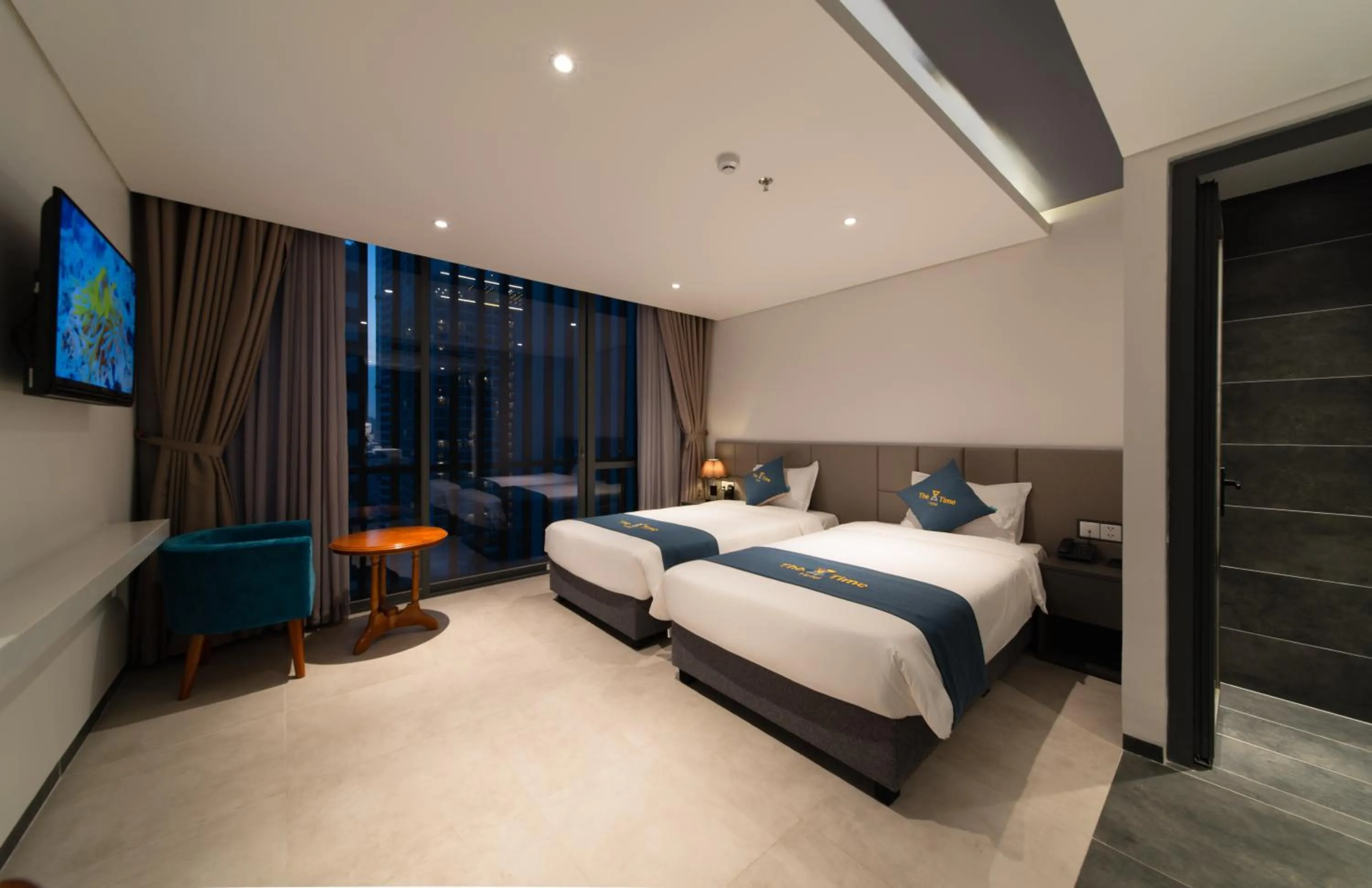 Photo of the whole room, Bed in The Time Hotel